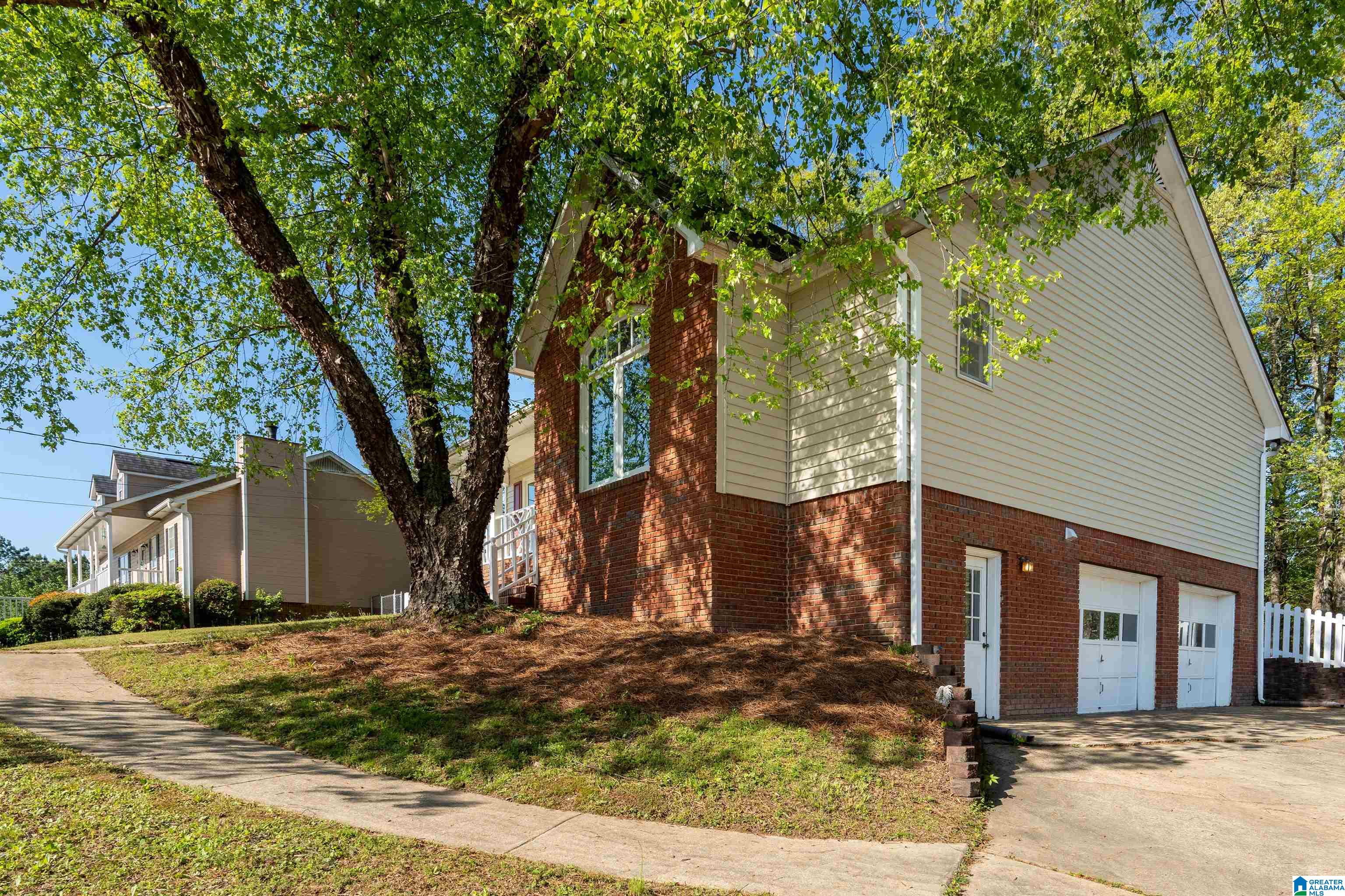 6110 AMY LANE