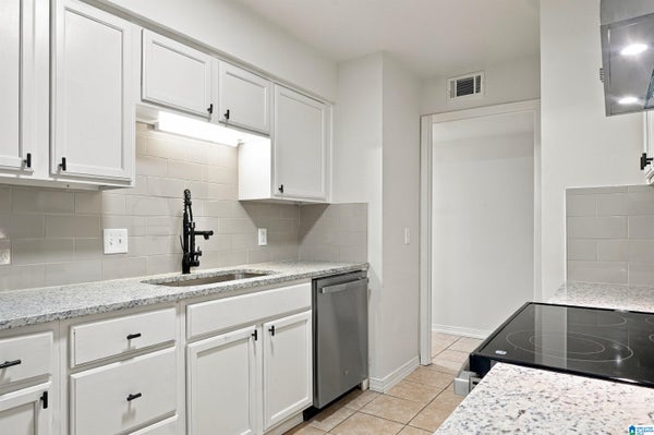 102 RUNNING BROOK RD # 102, HOOVER, AL 35226 - Image 3625ac3adcc3ea7ef48a5fb2d0110fae/1880805841