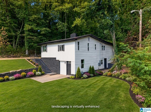 Photo of 831 Blue Ridge Drive, ANNISTON, AL 36207 (MLS # 21465549)