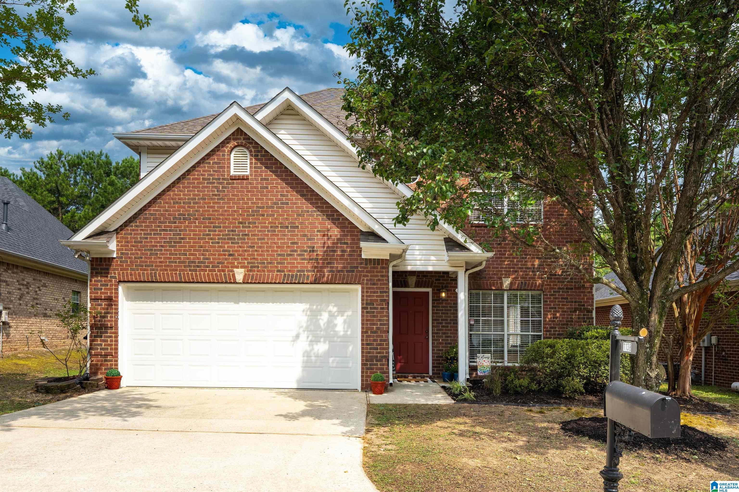 1138 CASTLEMAINE DRIVE