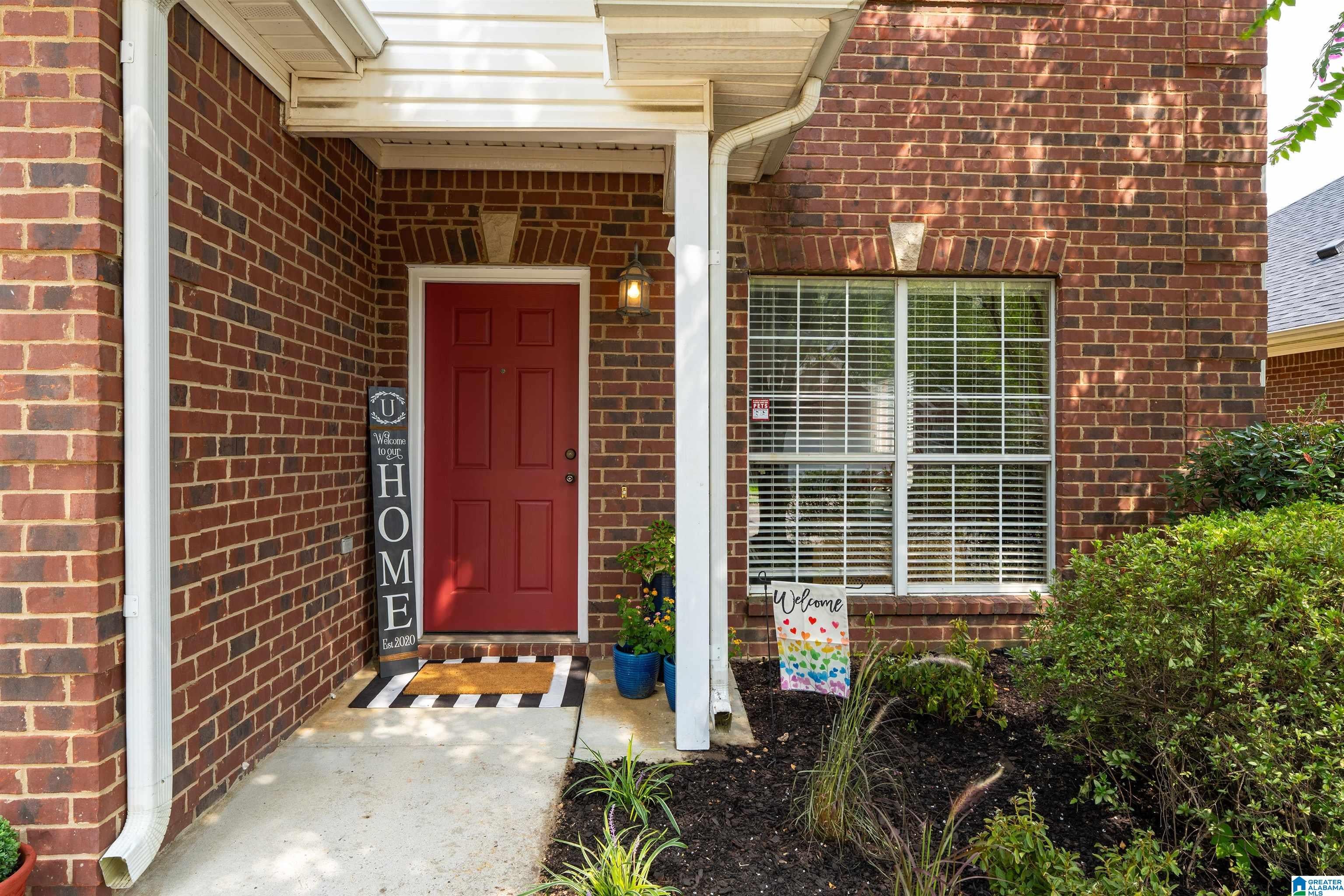 1138 CASTLEMAINE DRIVE