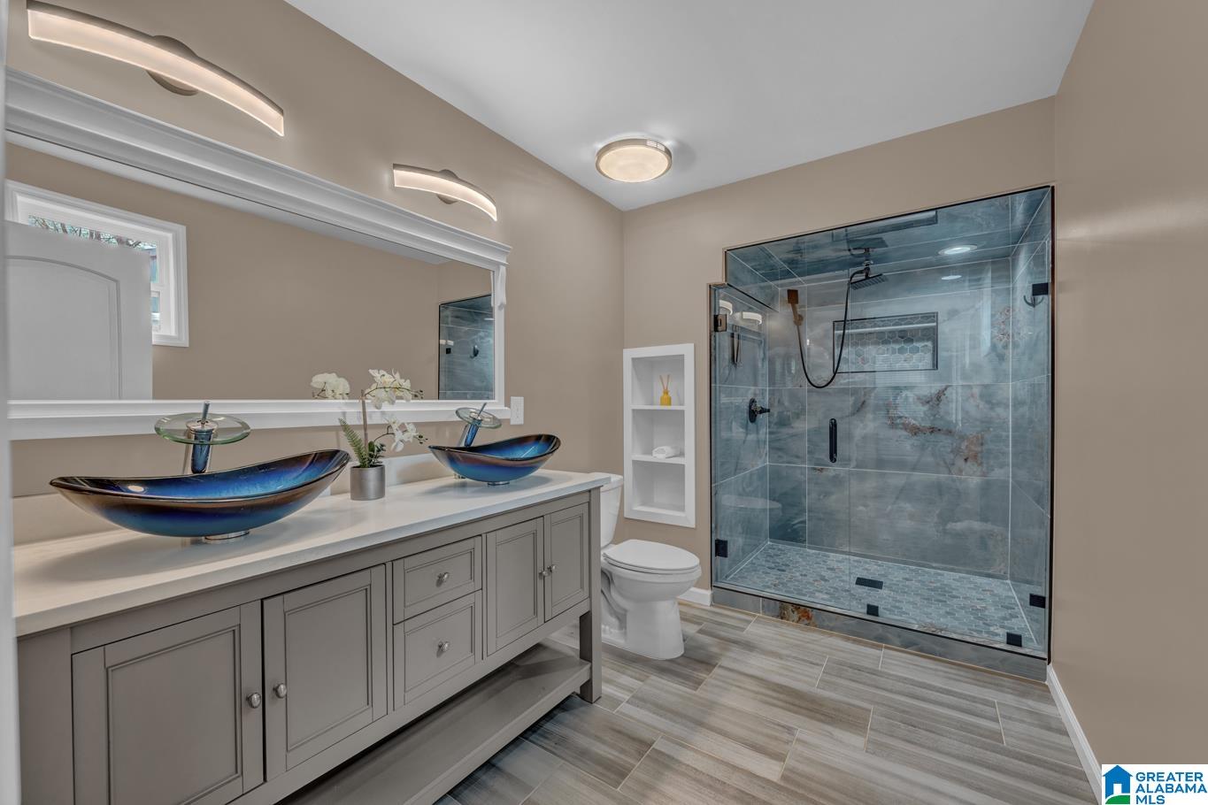 8621 DIVISION AVENUE