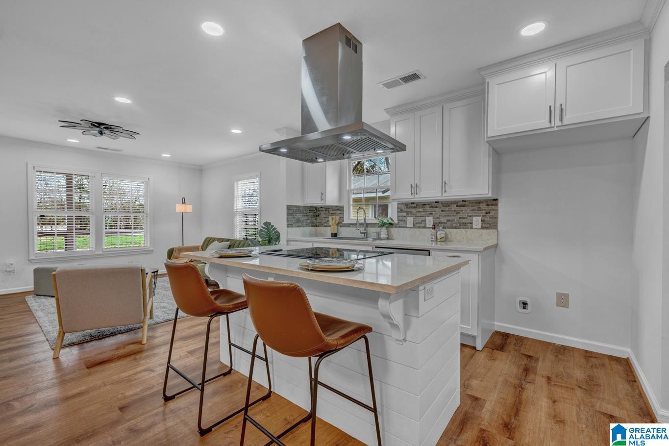 8621 DIVISION AVENUE