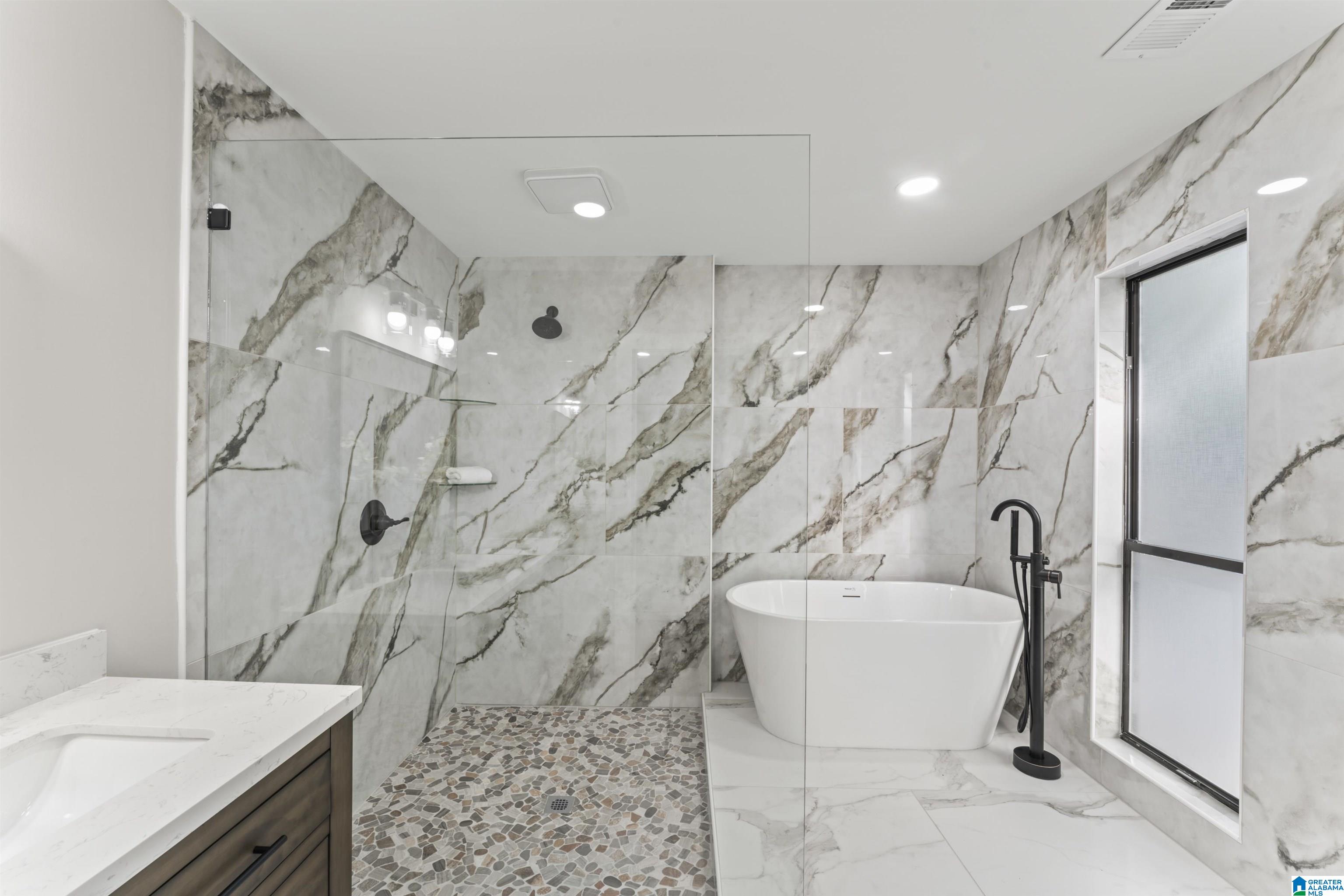 560 WATER OAK LANE - Photo 2