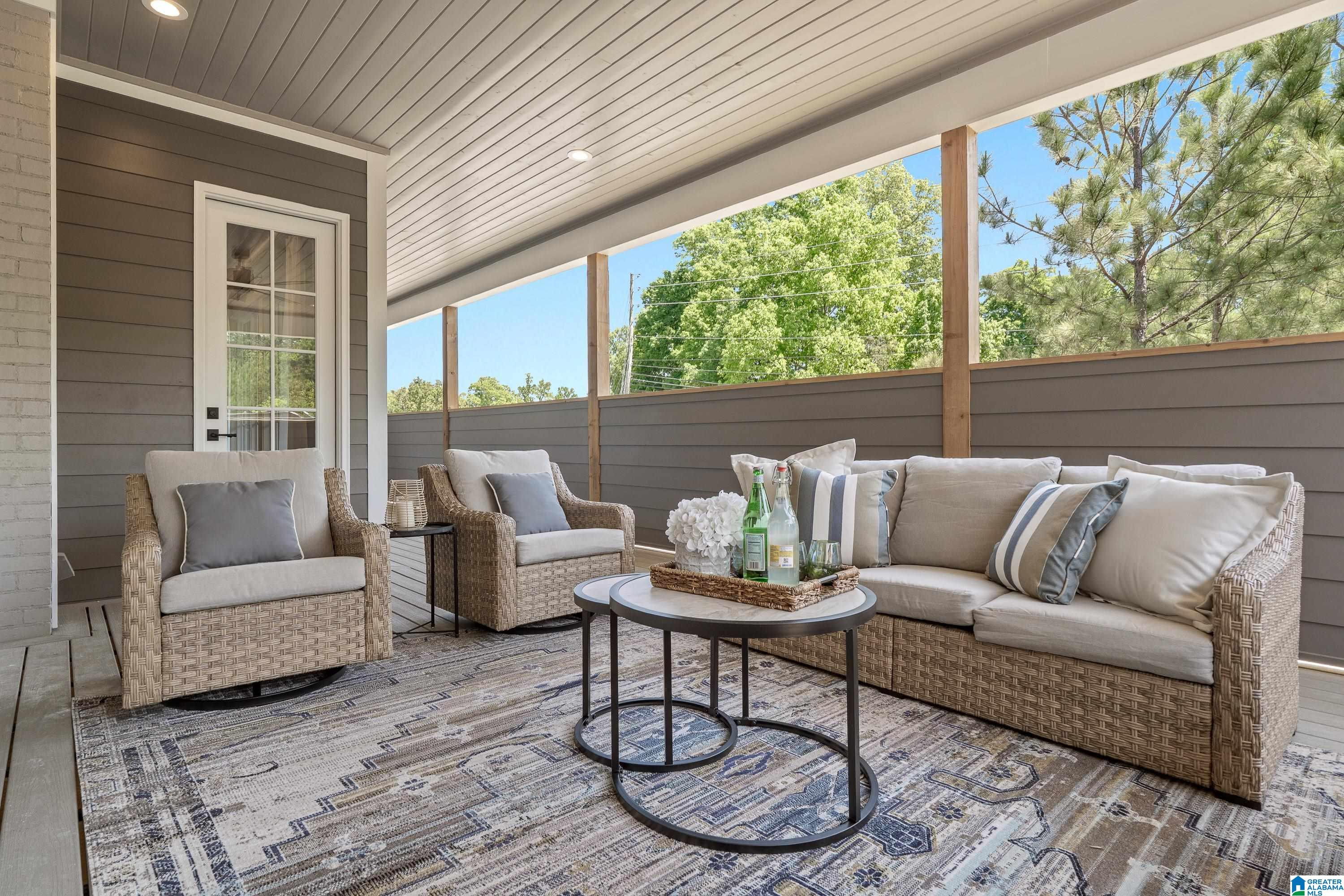 3304 SOUTHBEND CIRCLE