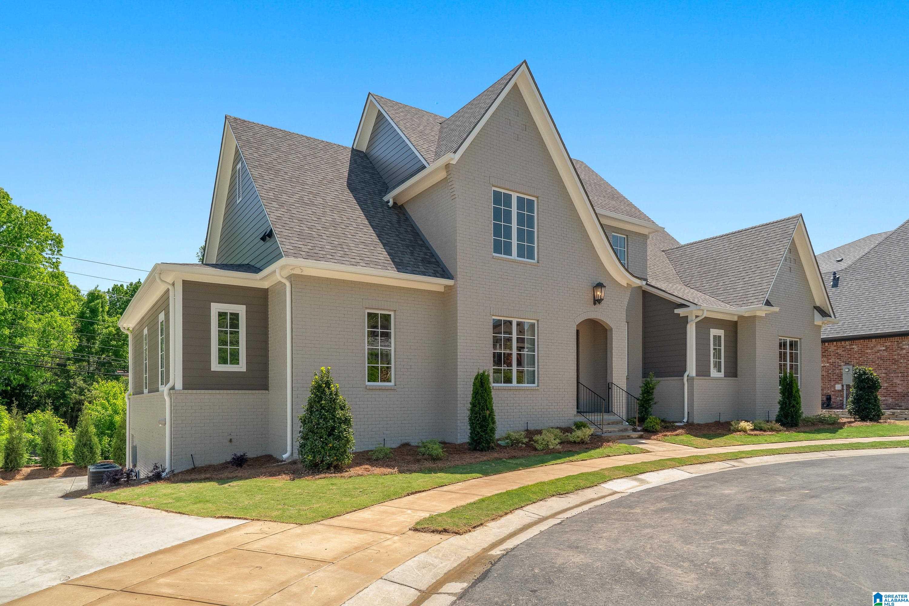 3304 SOUTHBEND CIRCLE