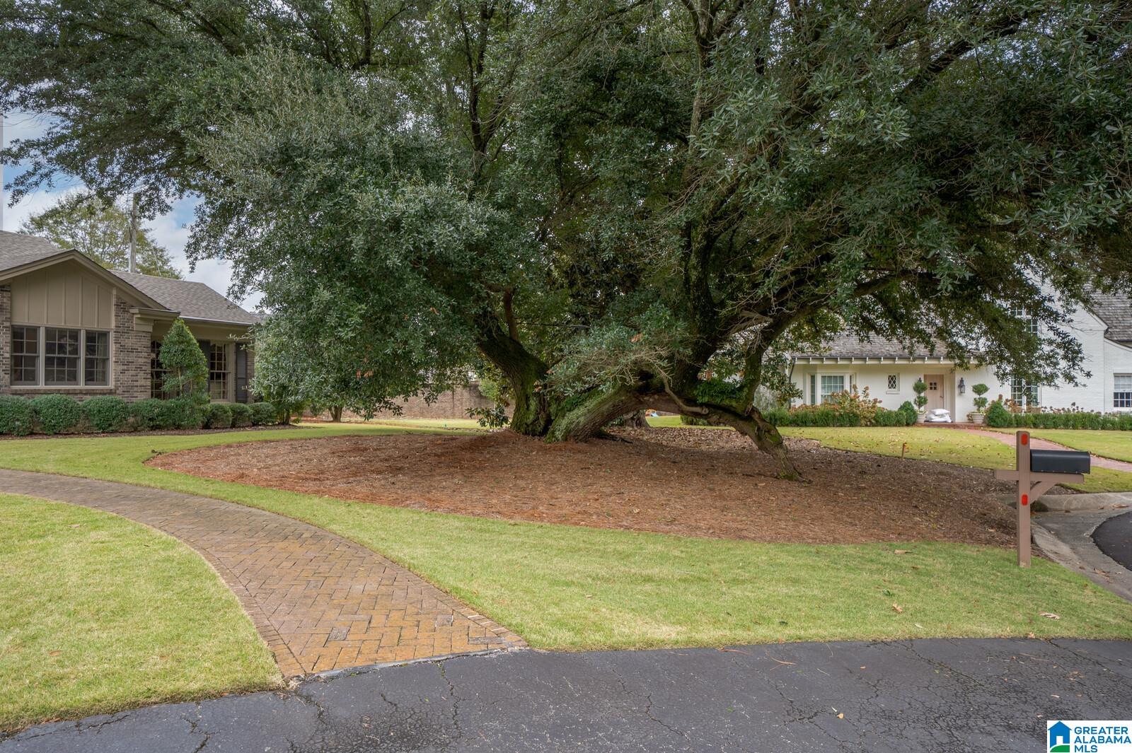 2516 COUNTRY CLUB CIRCLE