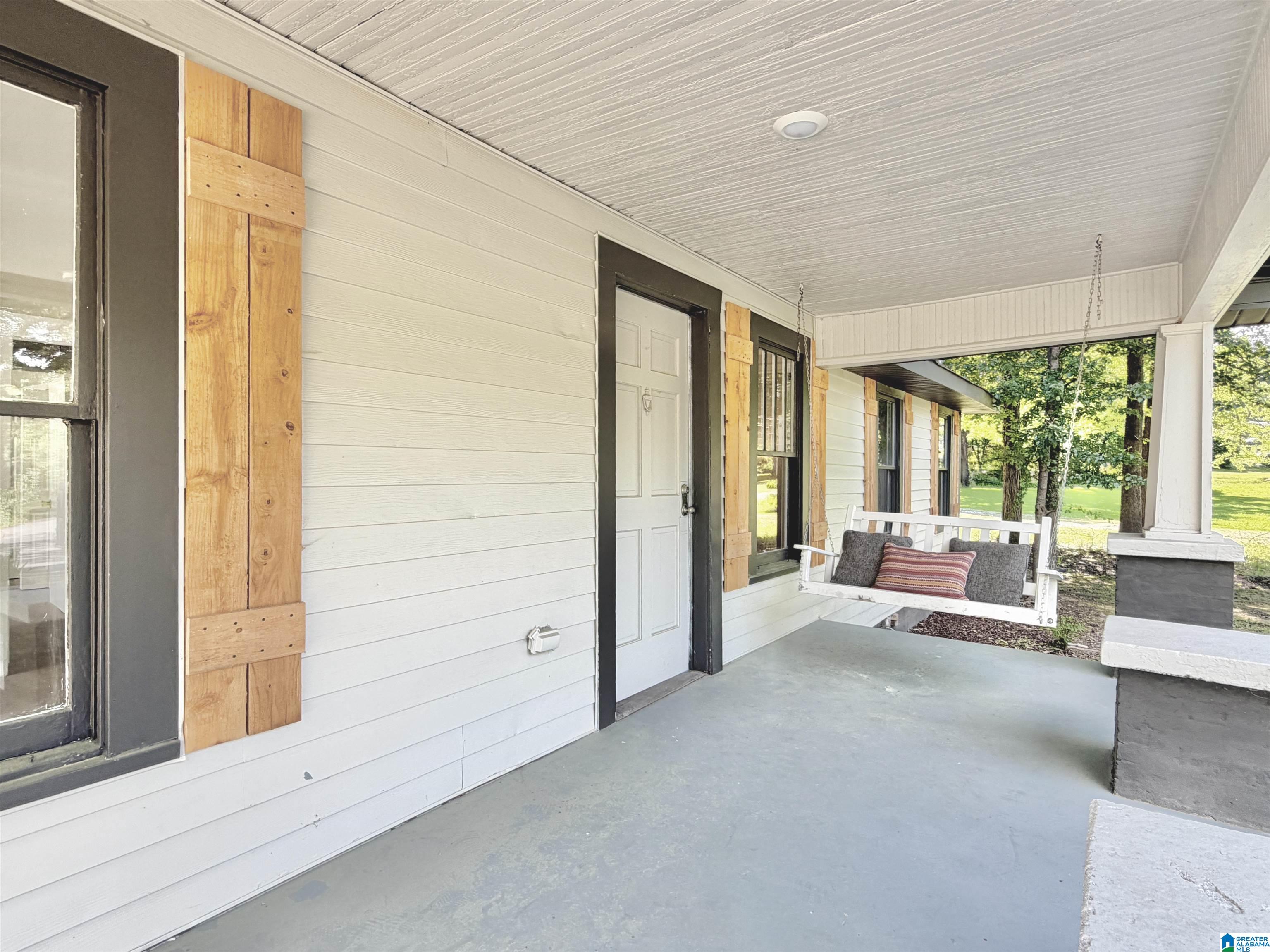 121 W CREST ROAD