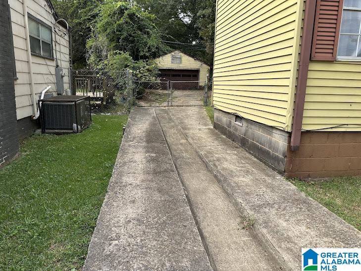 123 BROOKWOOD ROAD W