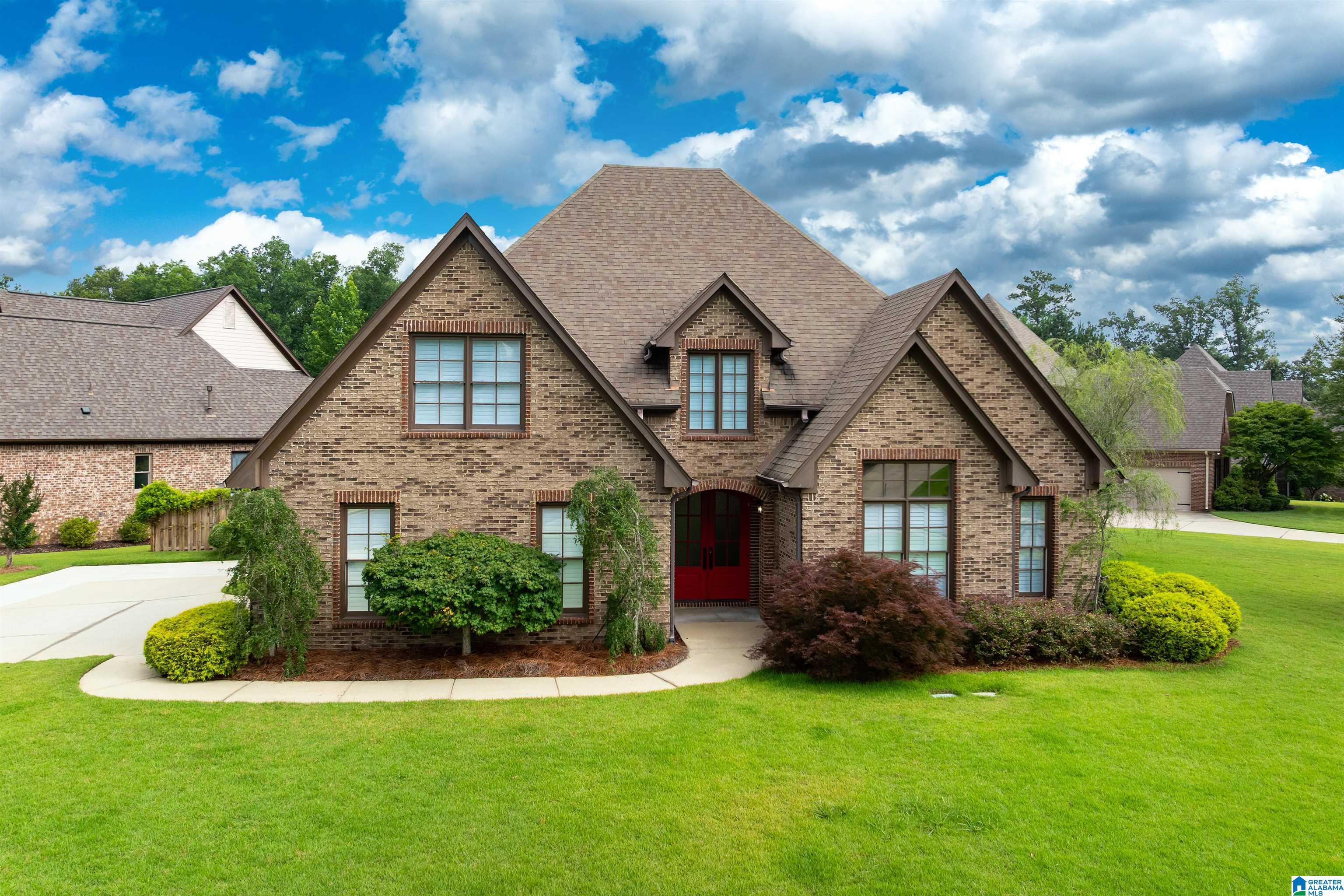 1000 COLUMBIA CIRCLE