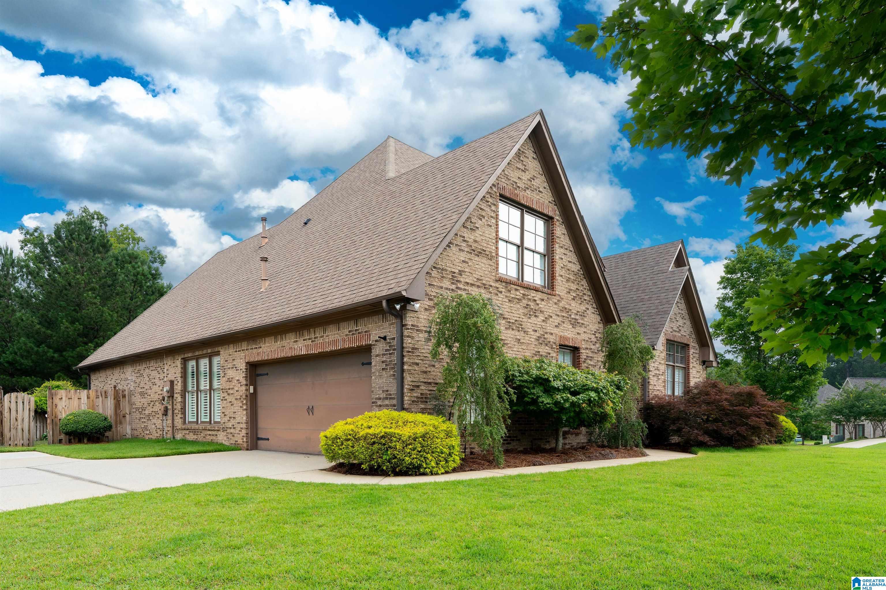 1000 COLUMBIA CIRCLE