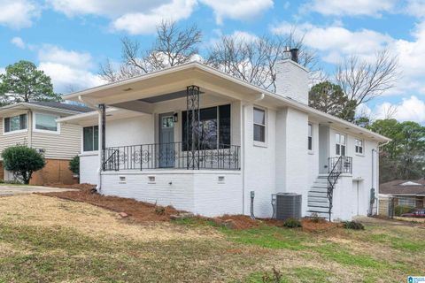 928 CENTER PLACE SW BIRMINGHAM AL 35211