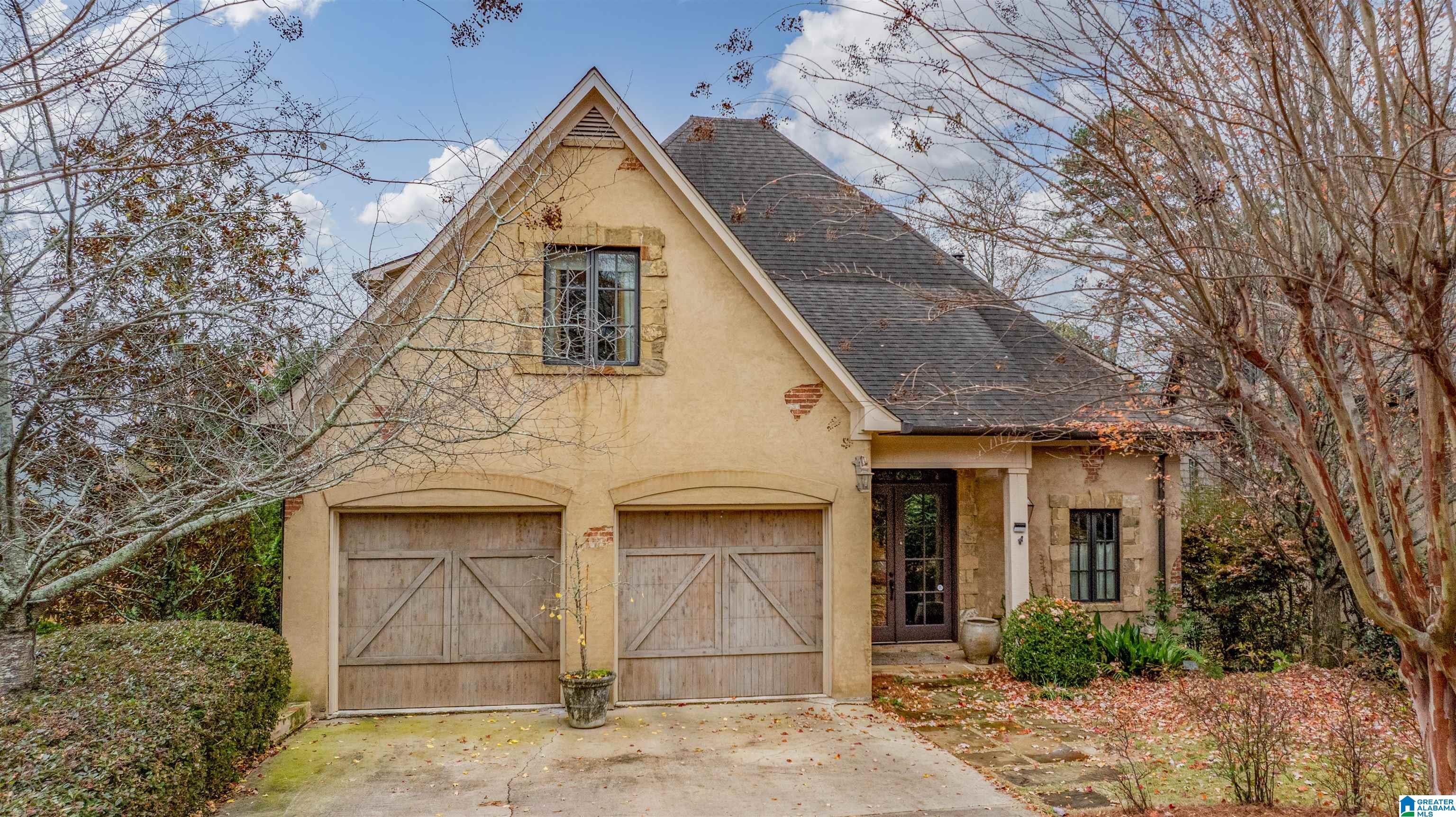 736 MONTGOMERY DRIVE