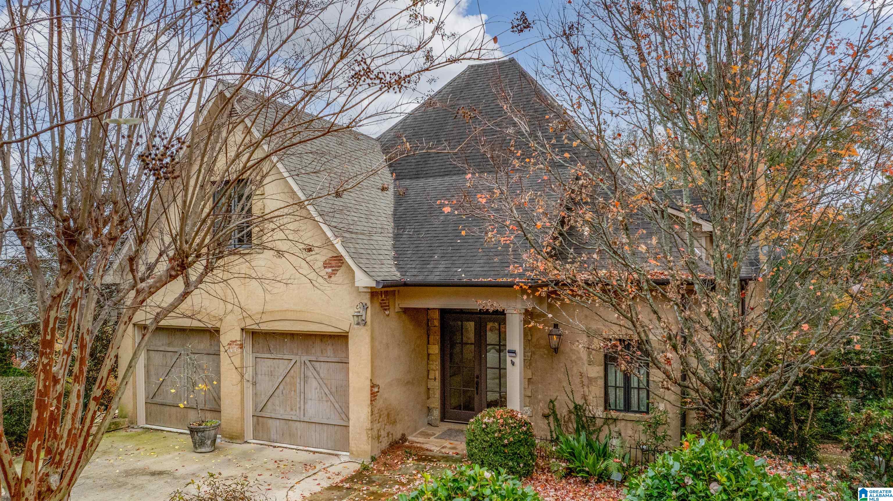 736 MONTGOMERY DRIVE