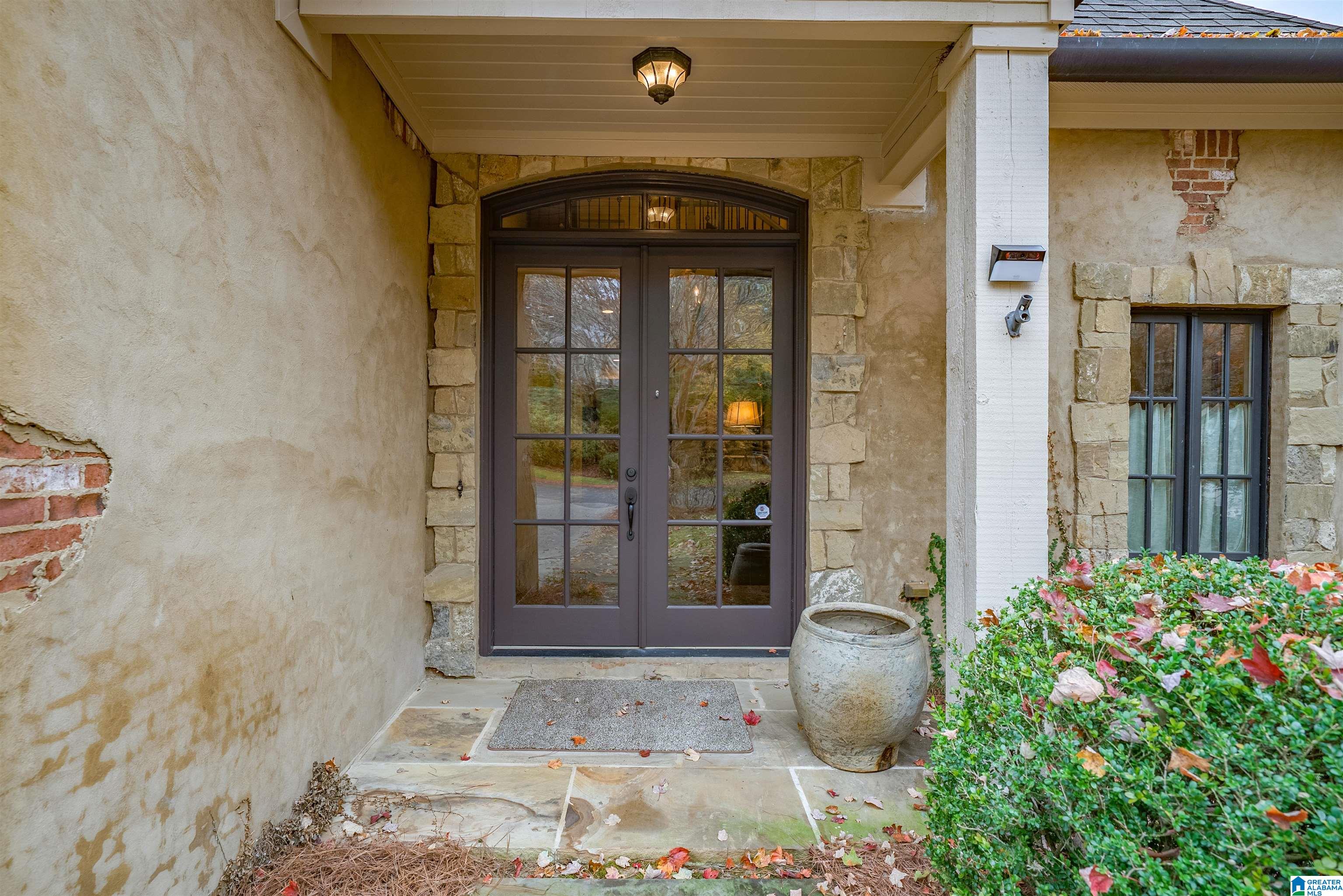 736 MONTGOMERY DRIVE