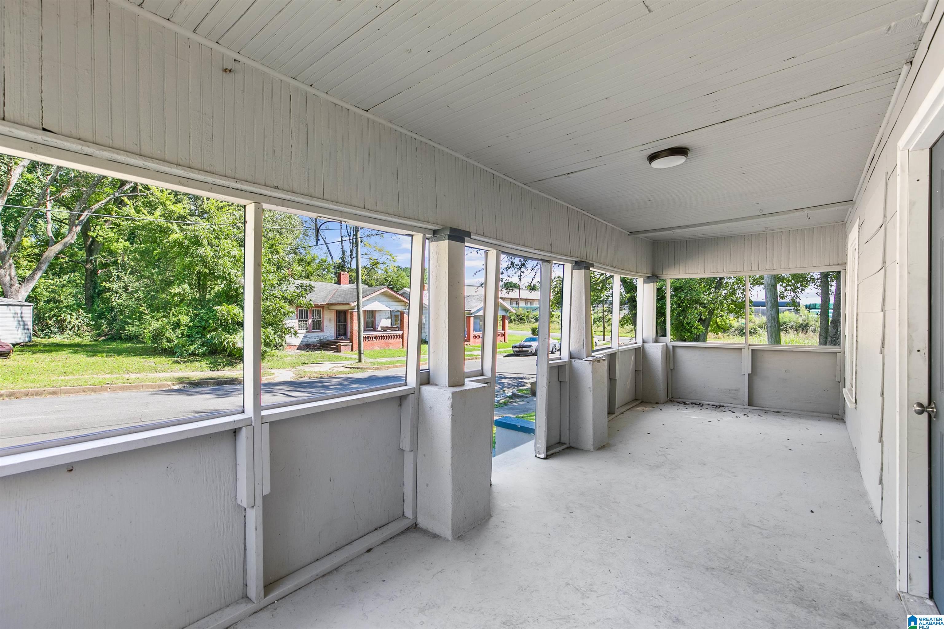 220 AVENUE Z