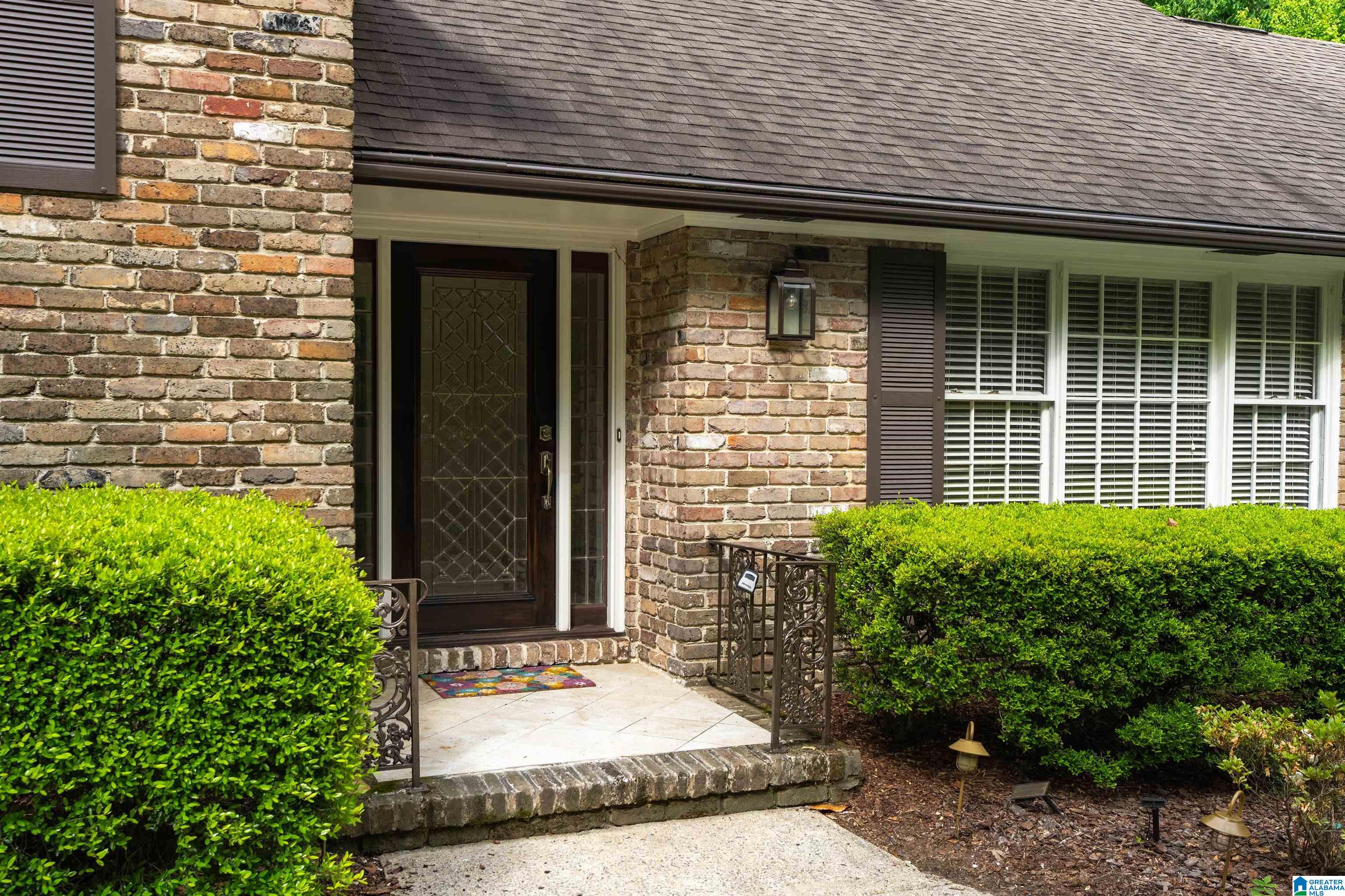 2237 ROYAL CREST DRIVE