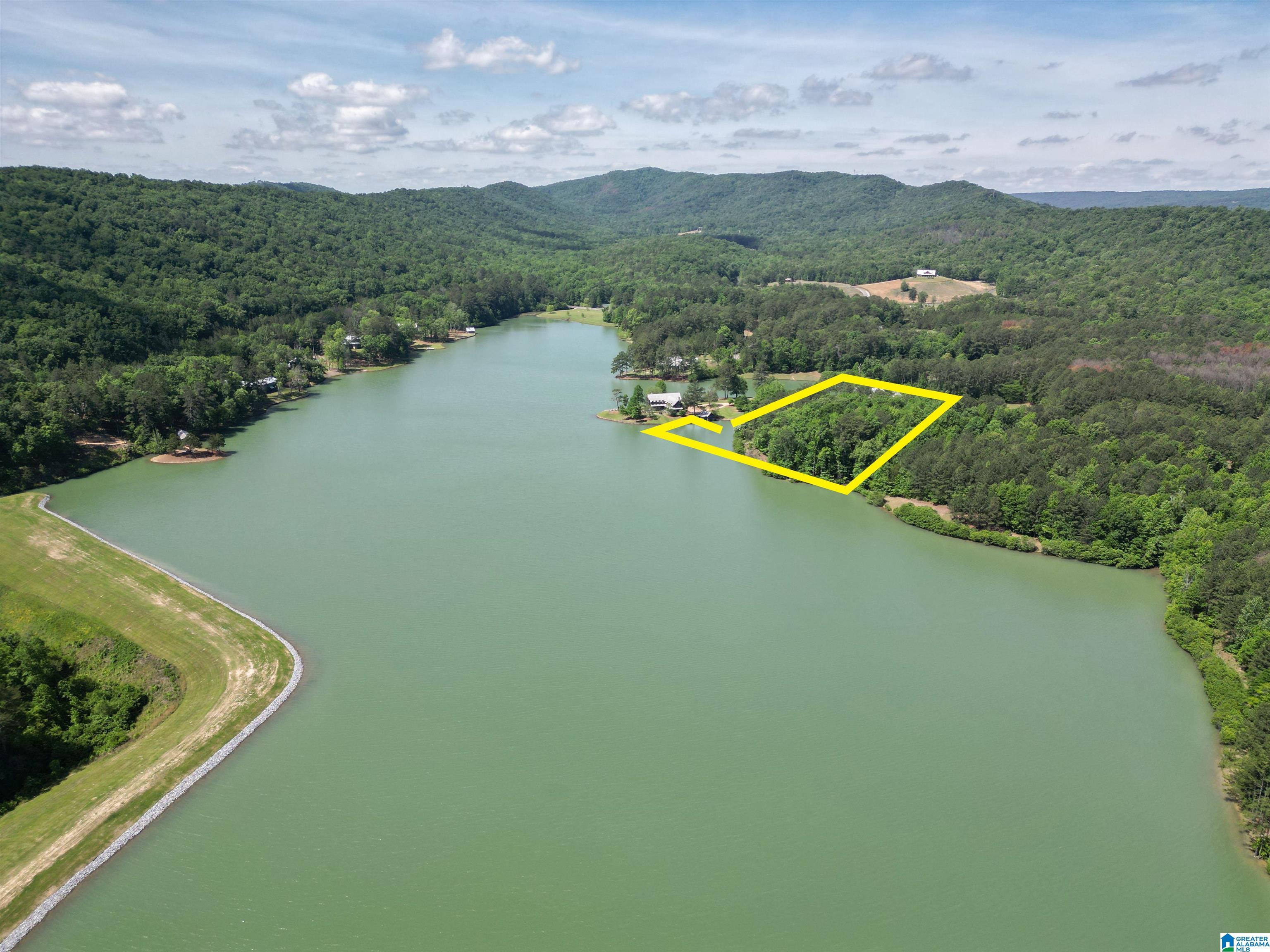 17A TWIN PINES ROAD 17A