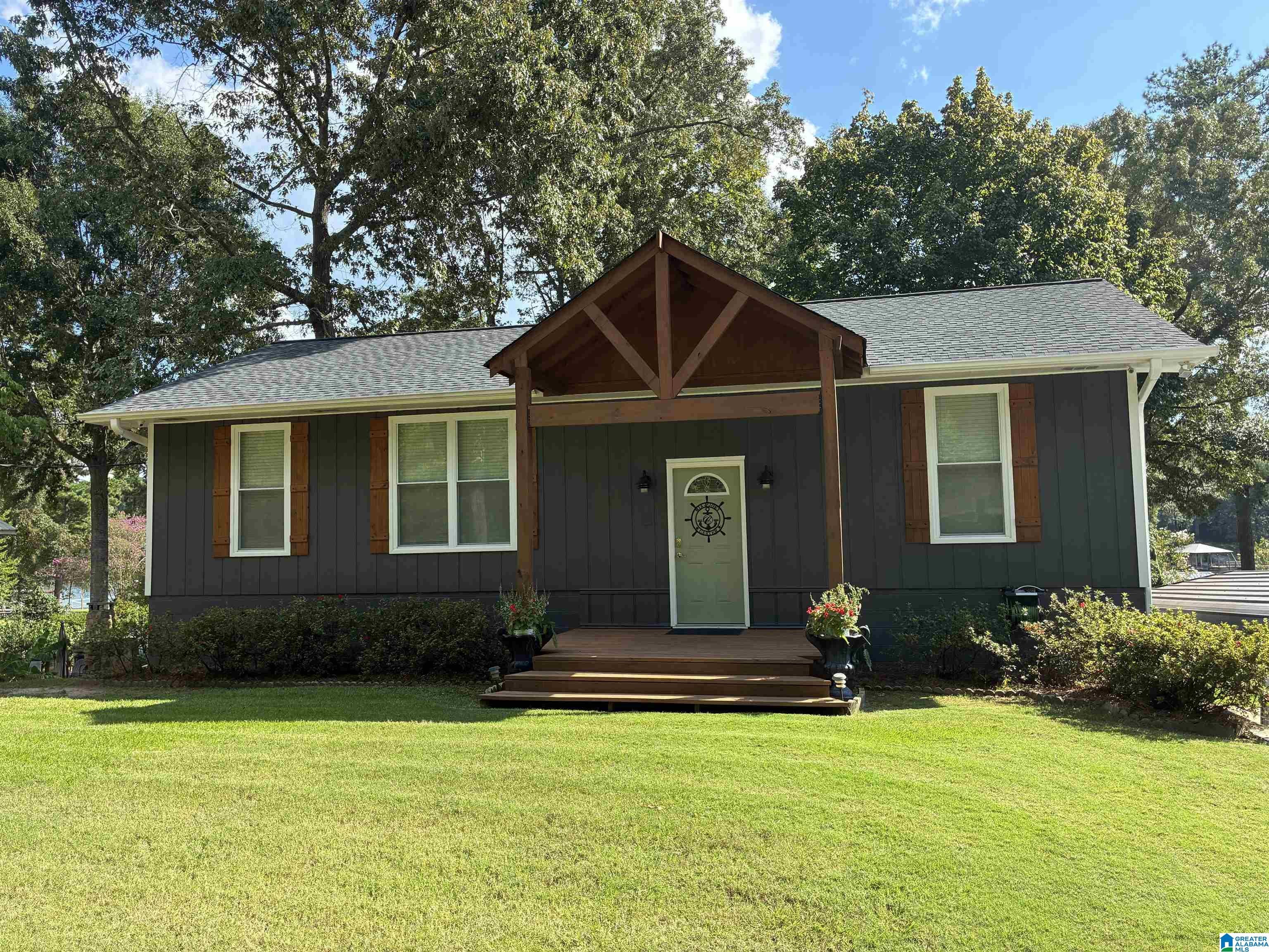 555 N LAKESHORE DRIVE
