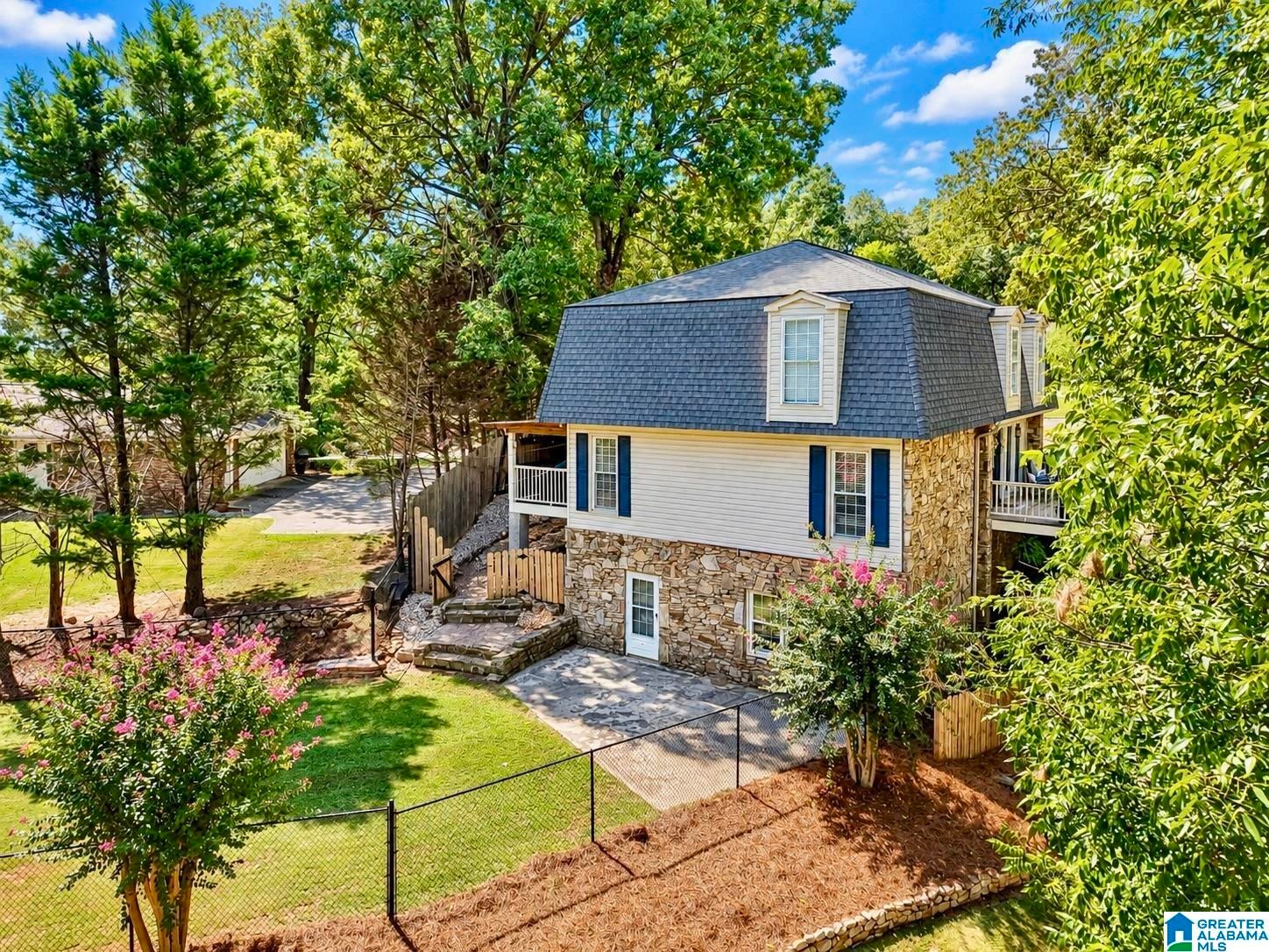 1822 PLEASANT RIDGE DRIVE
