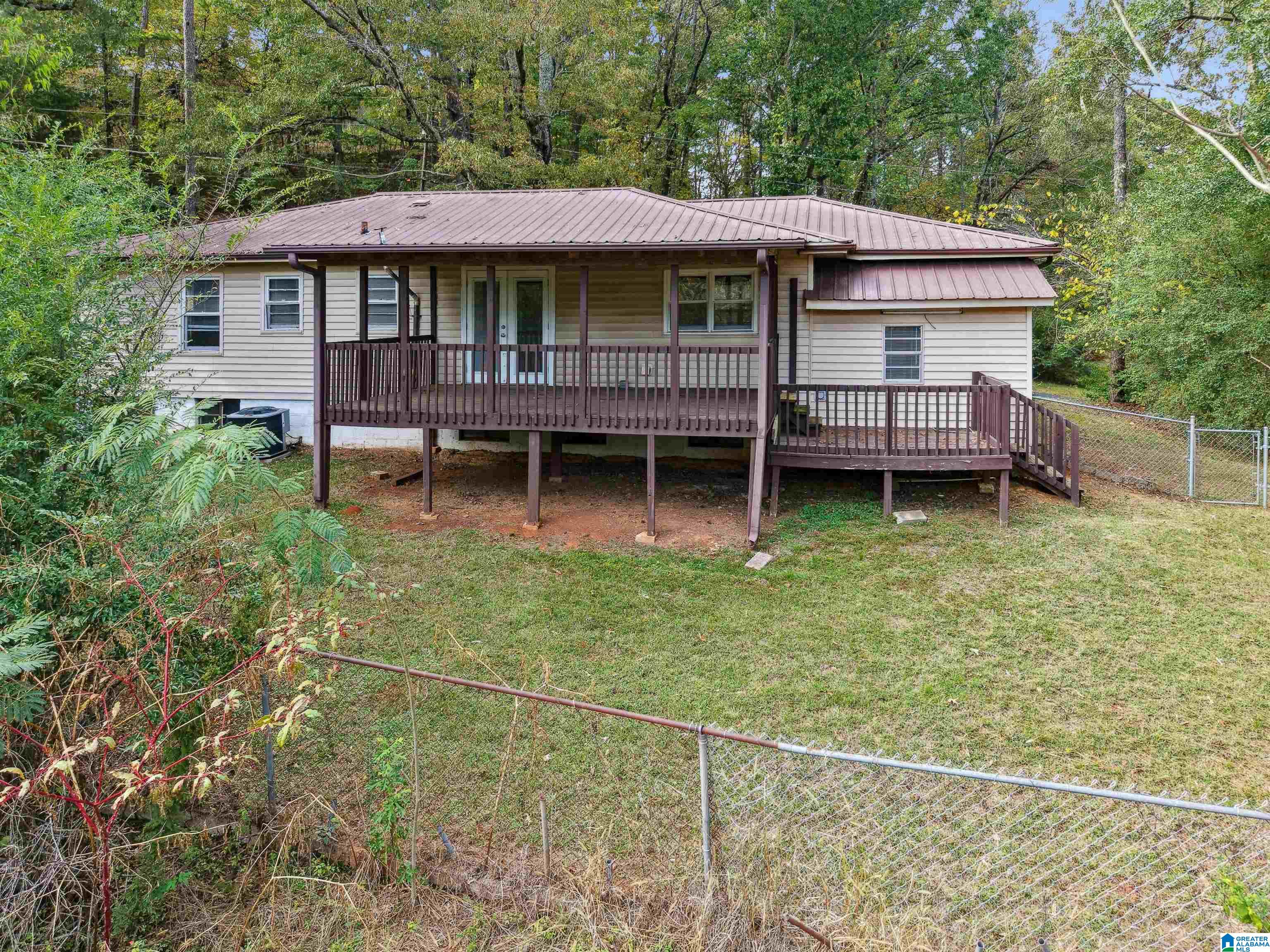 1733 FAIRCREST DRIVE