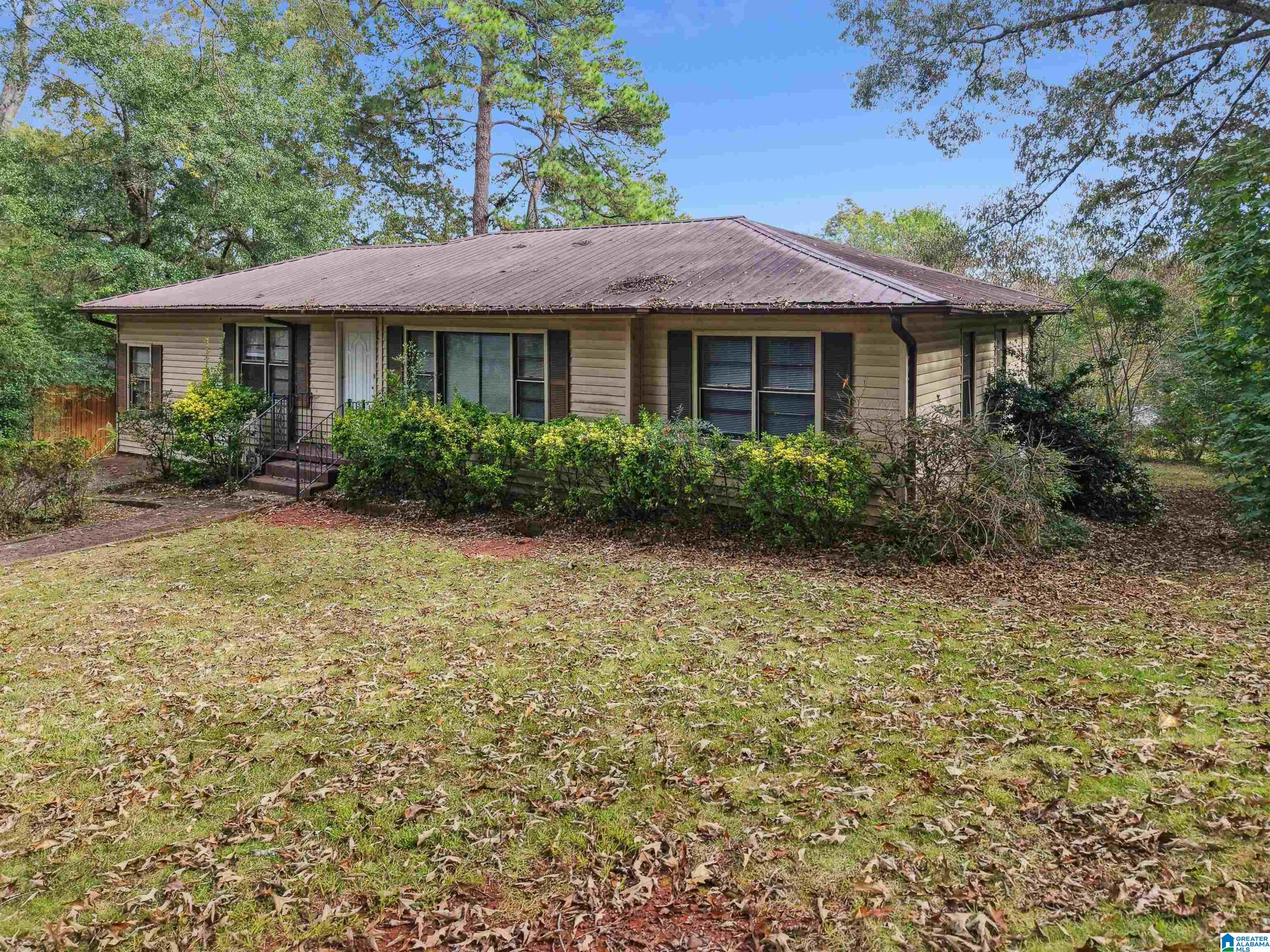 1733 FAIRCREST DRIVE