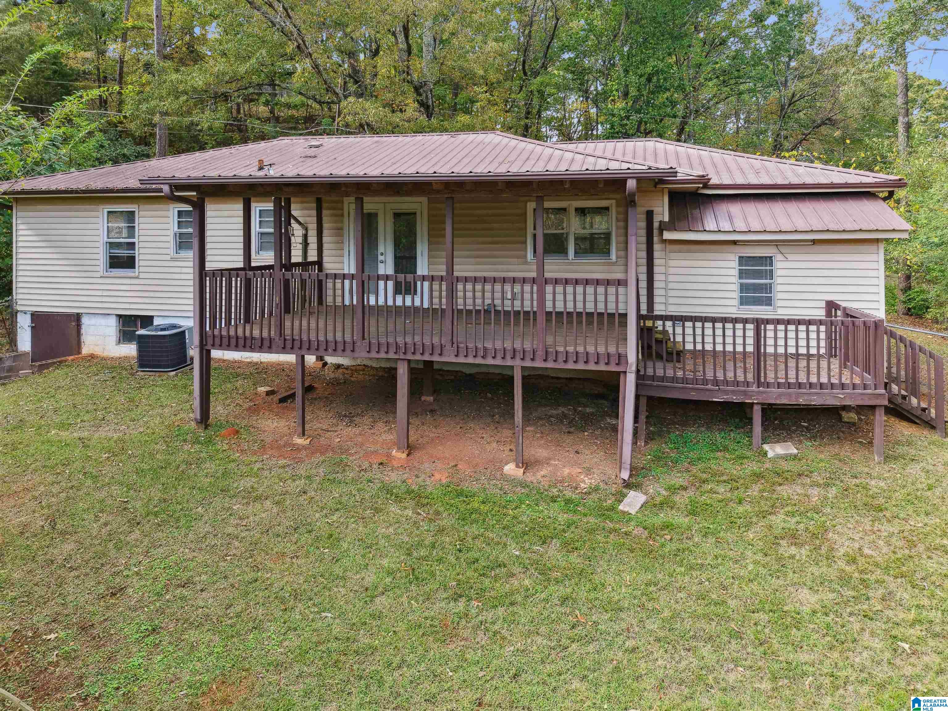 1733 FAIRCREST DRIVE