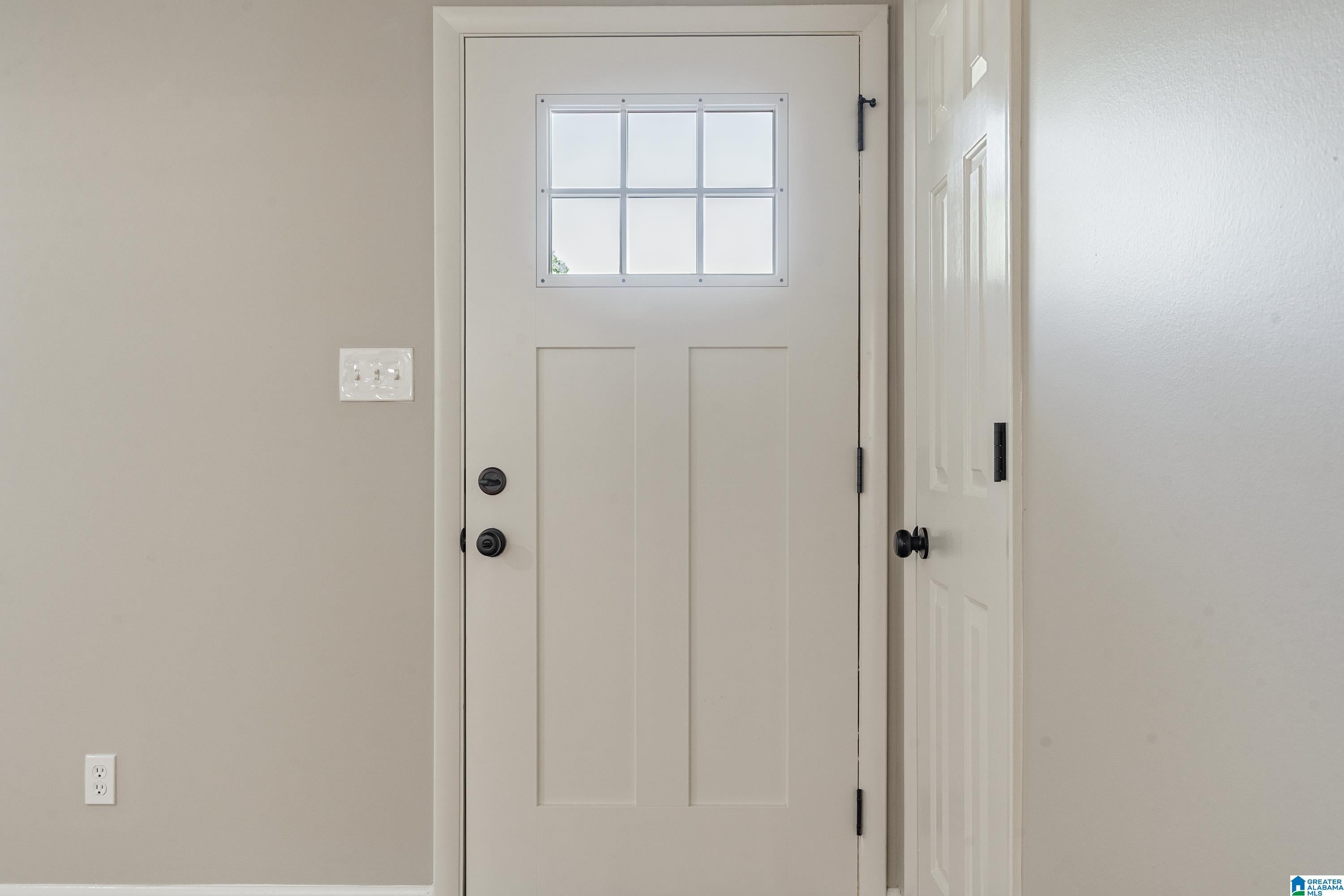 604 HILLCREST ROAD - Photo 3