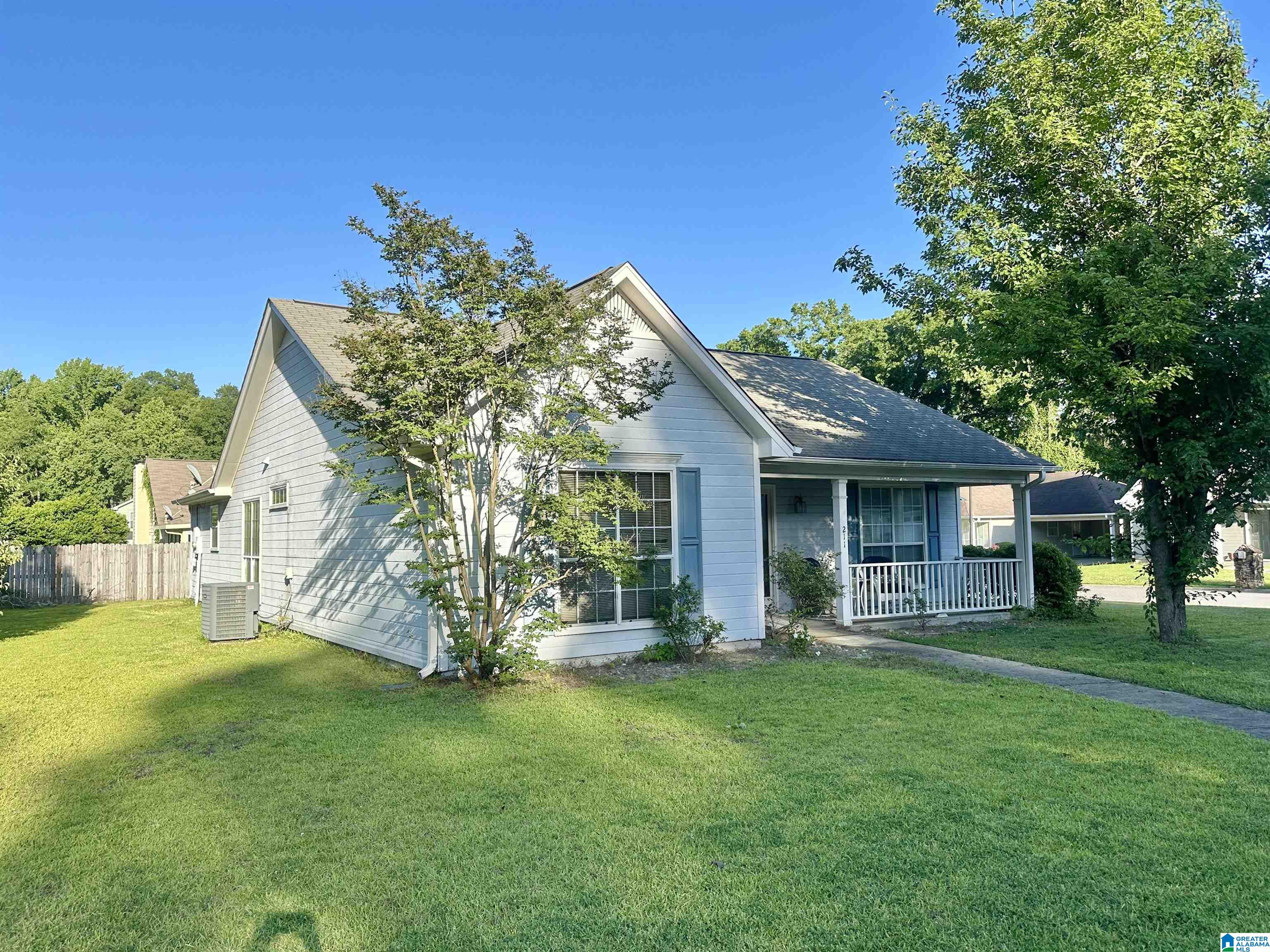 211 BROOKHOLLOW DRIVE