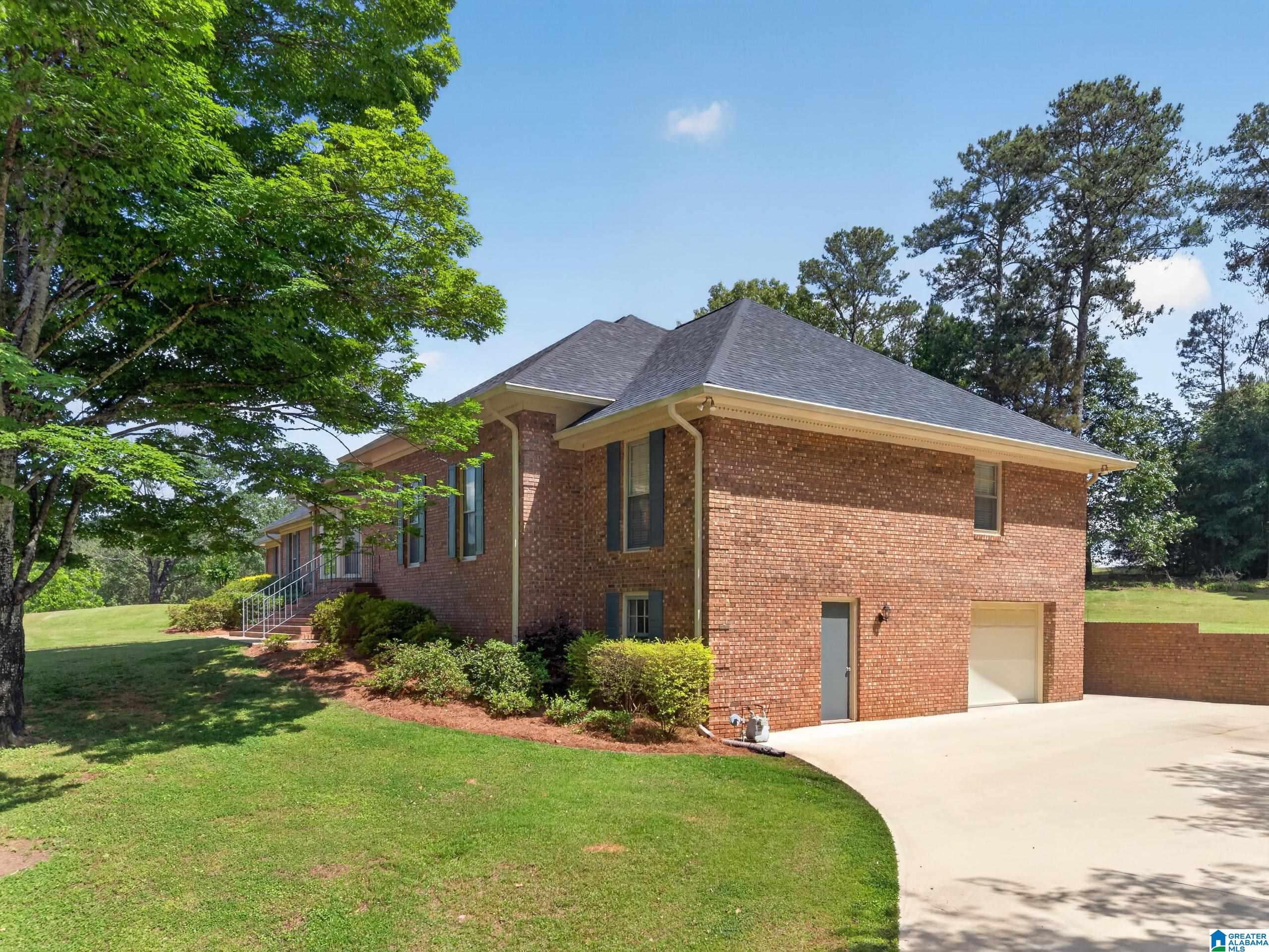 360 KELLY LYNN DRIVE