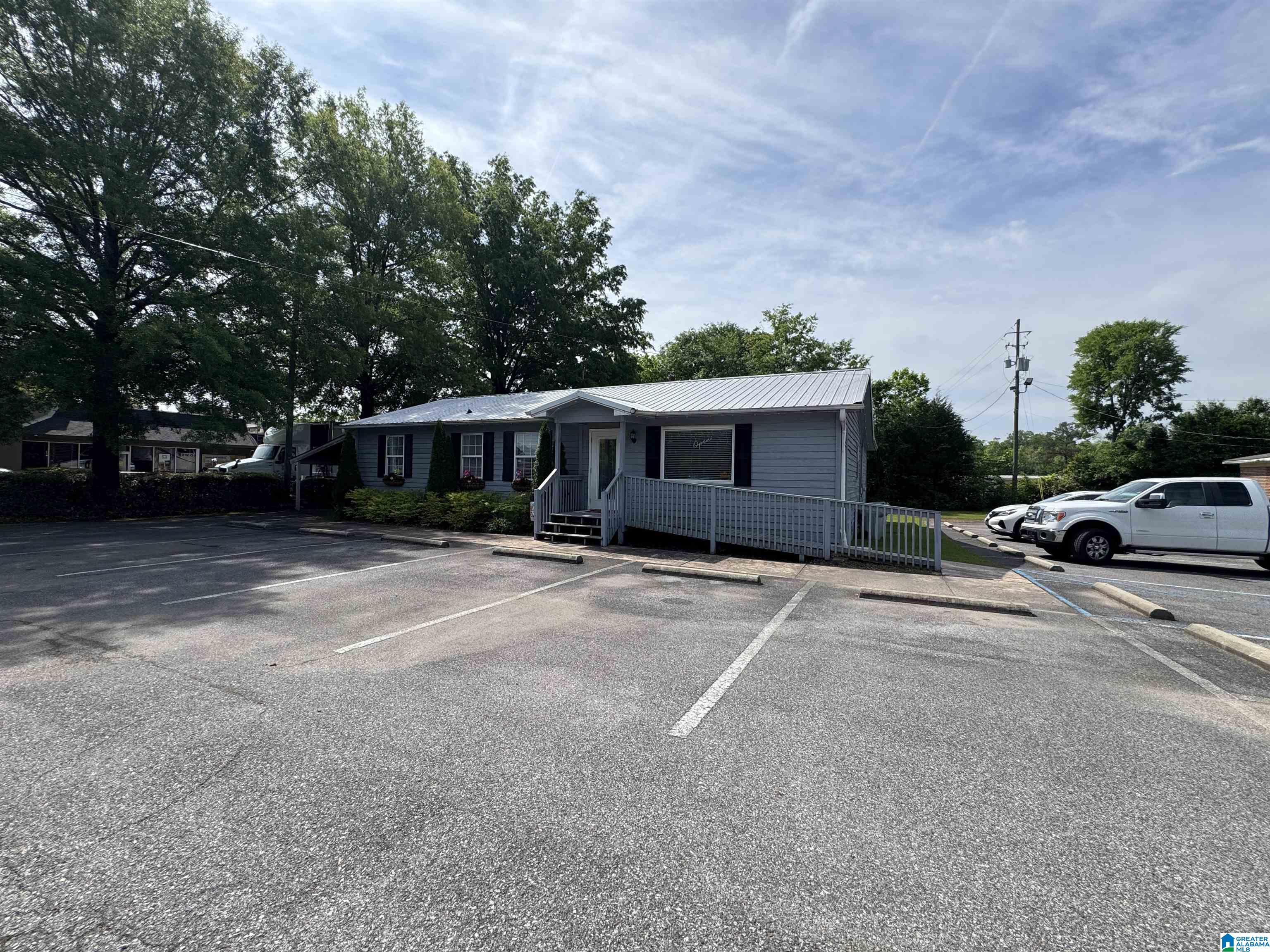 303 W COLLEGE STREET