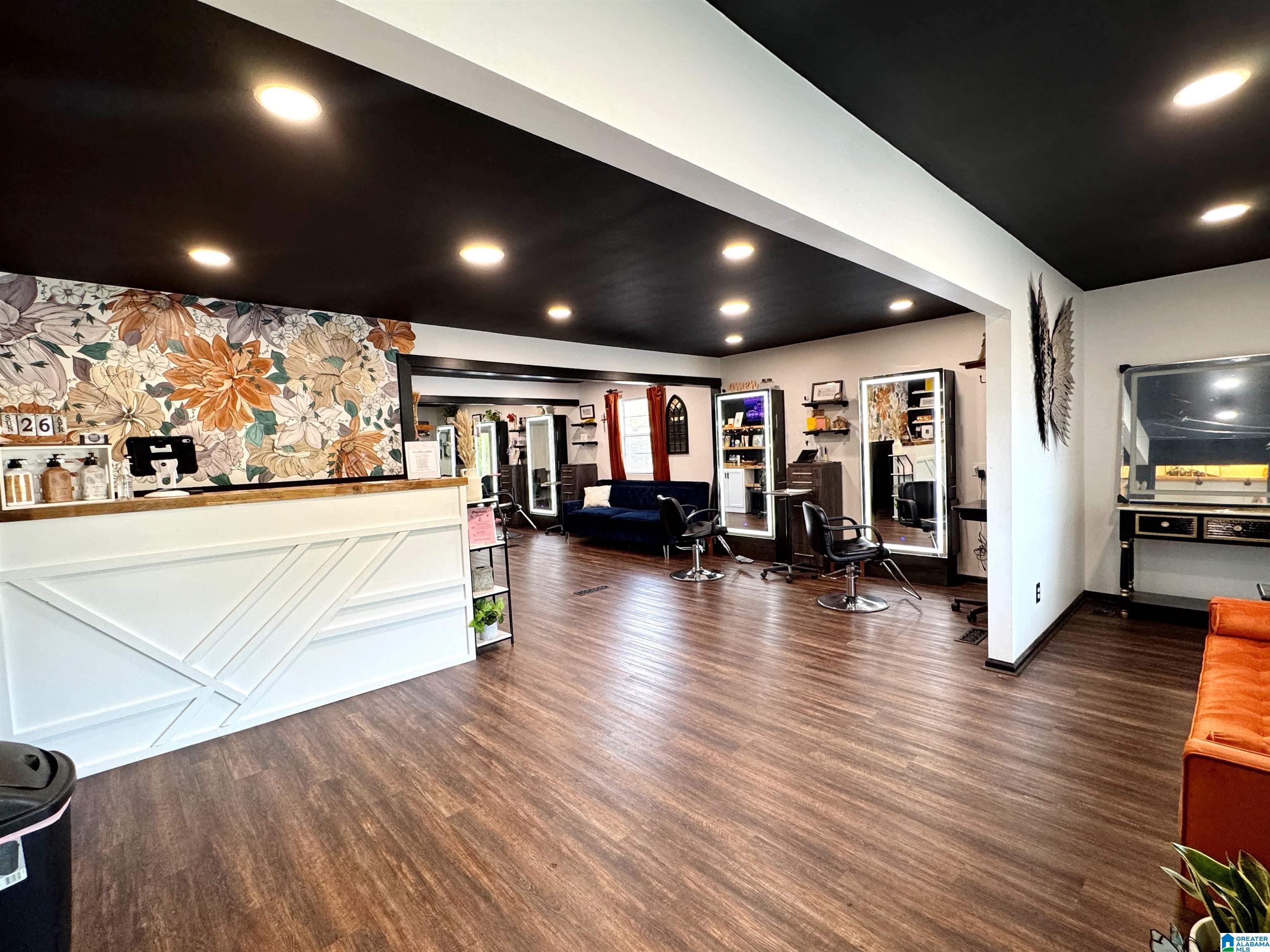 303 W COLLEGE STREET