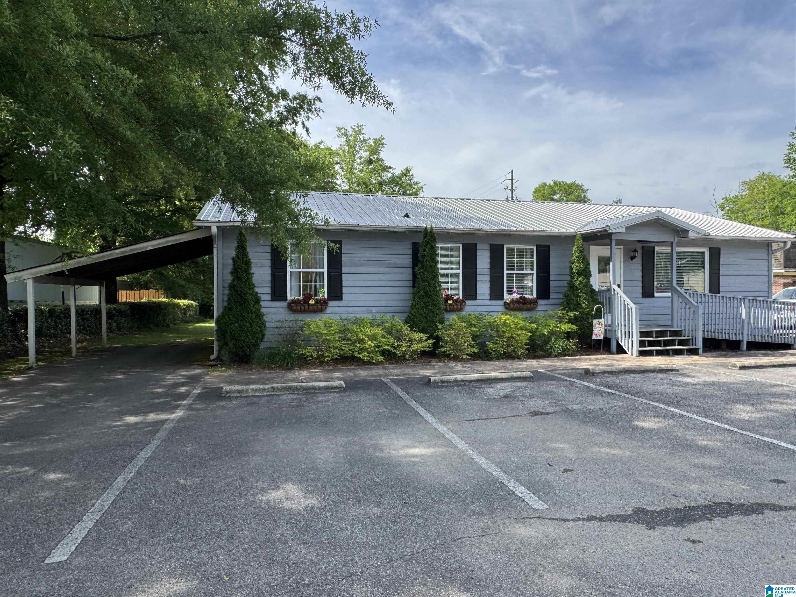 303 W COLLEGE STREET