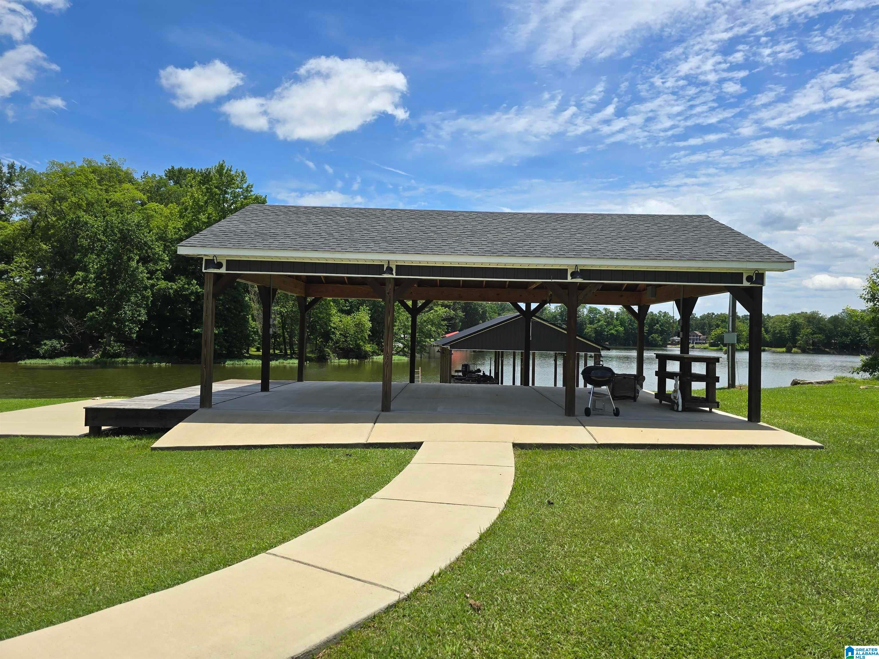 732 SHERRY LANE