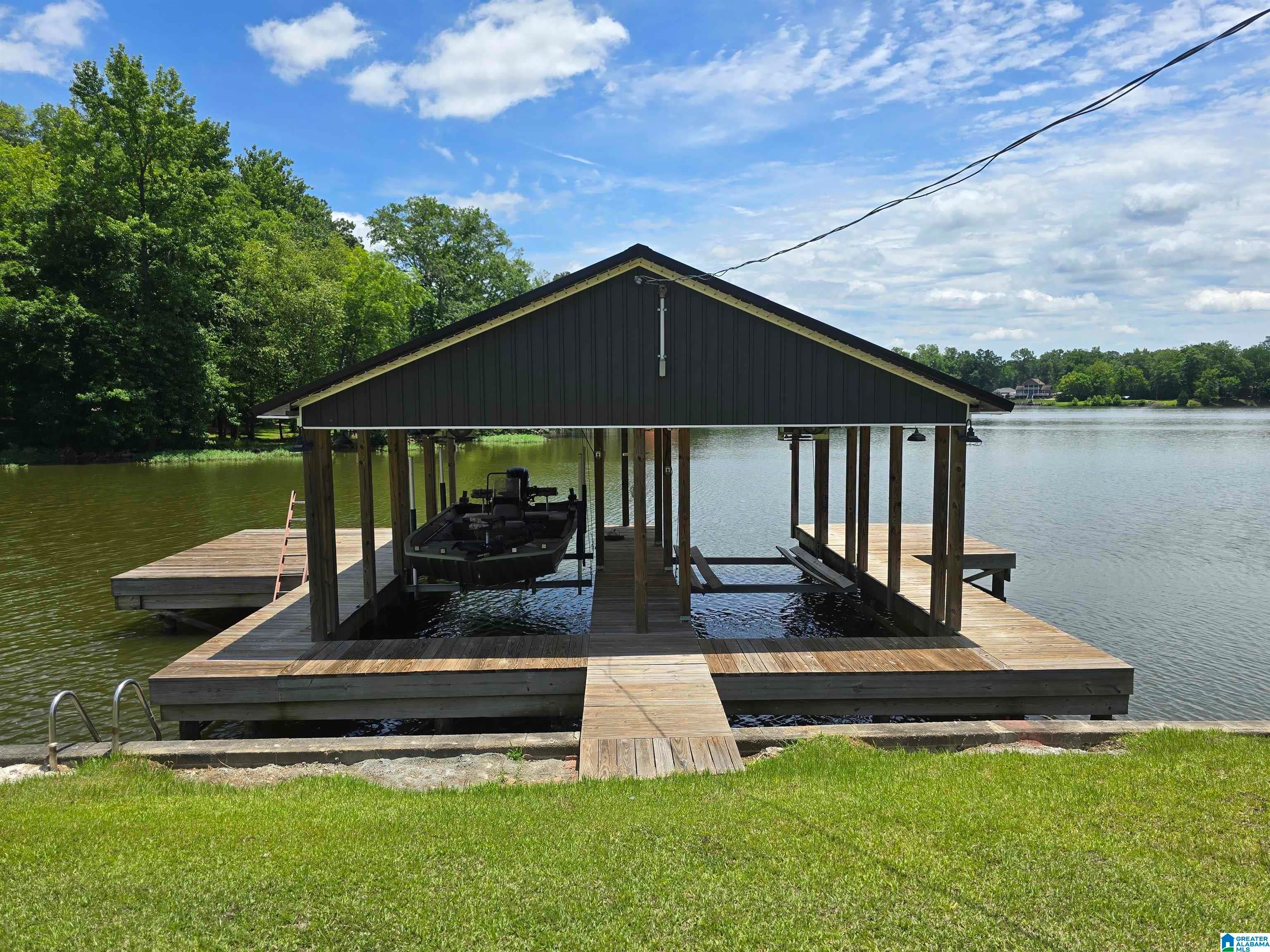 732 SHERRY LANE