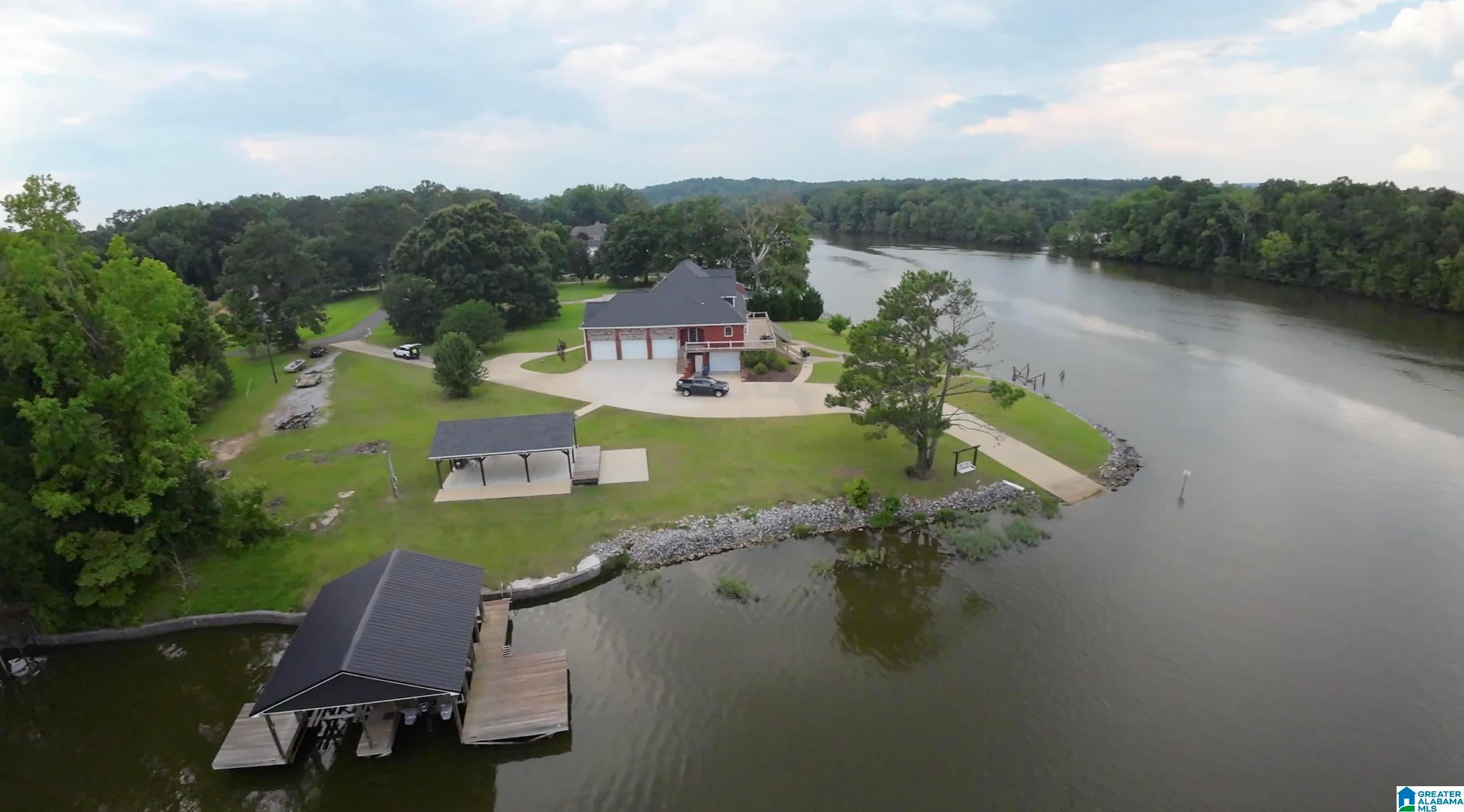 732 SHERRY LANE
