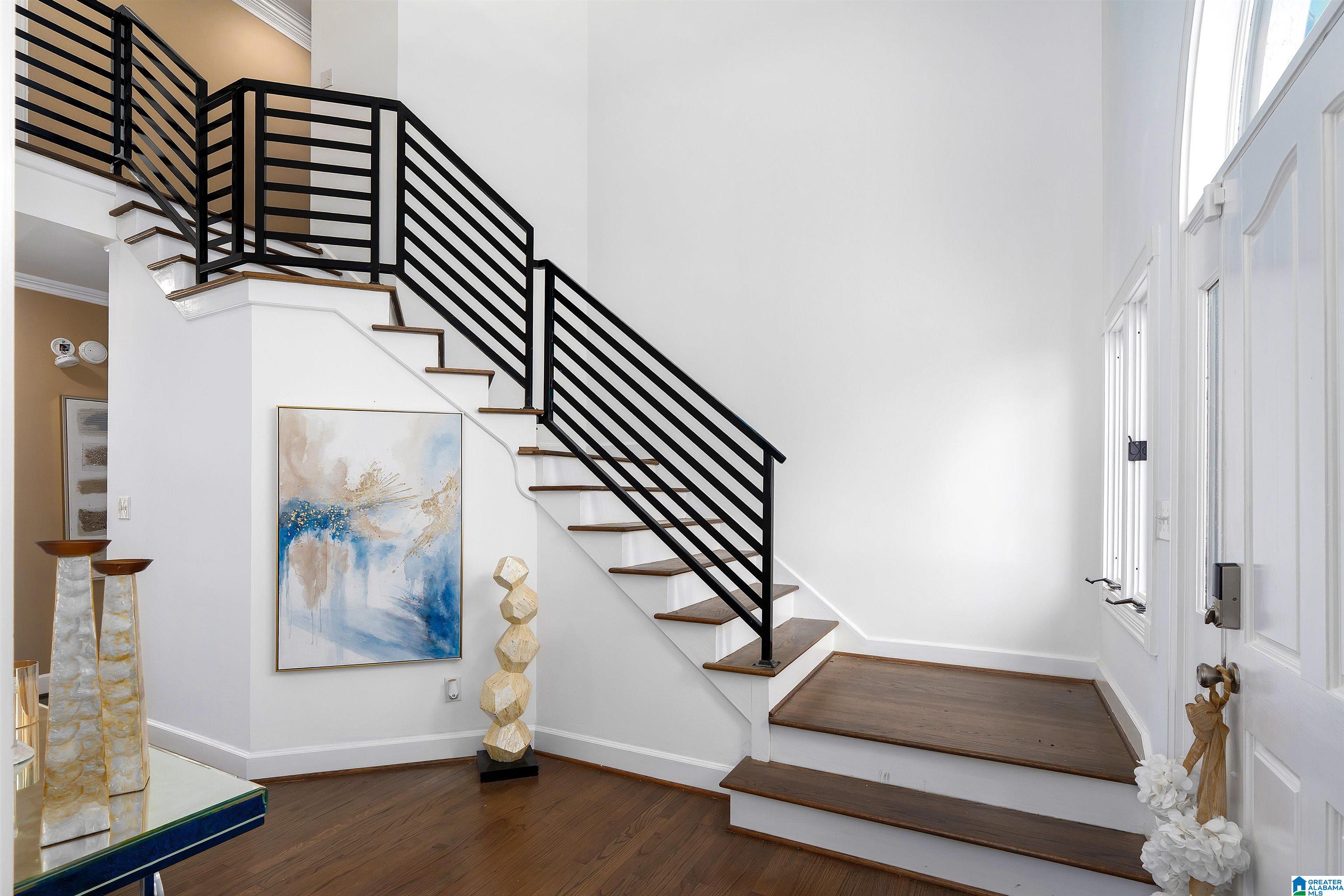 1183 COUNTRY CLUB CIRCLE