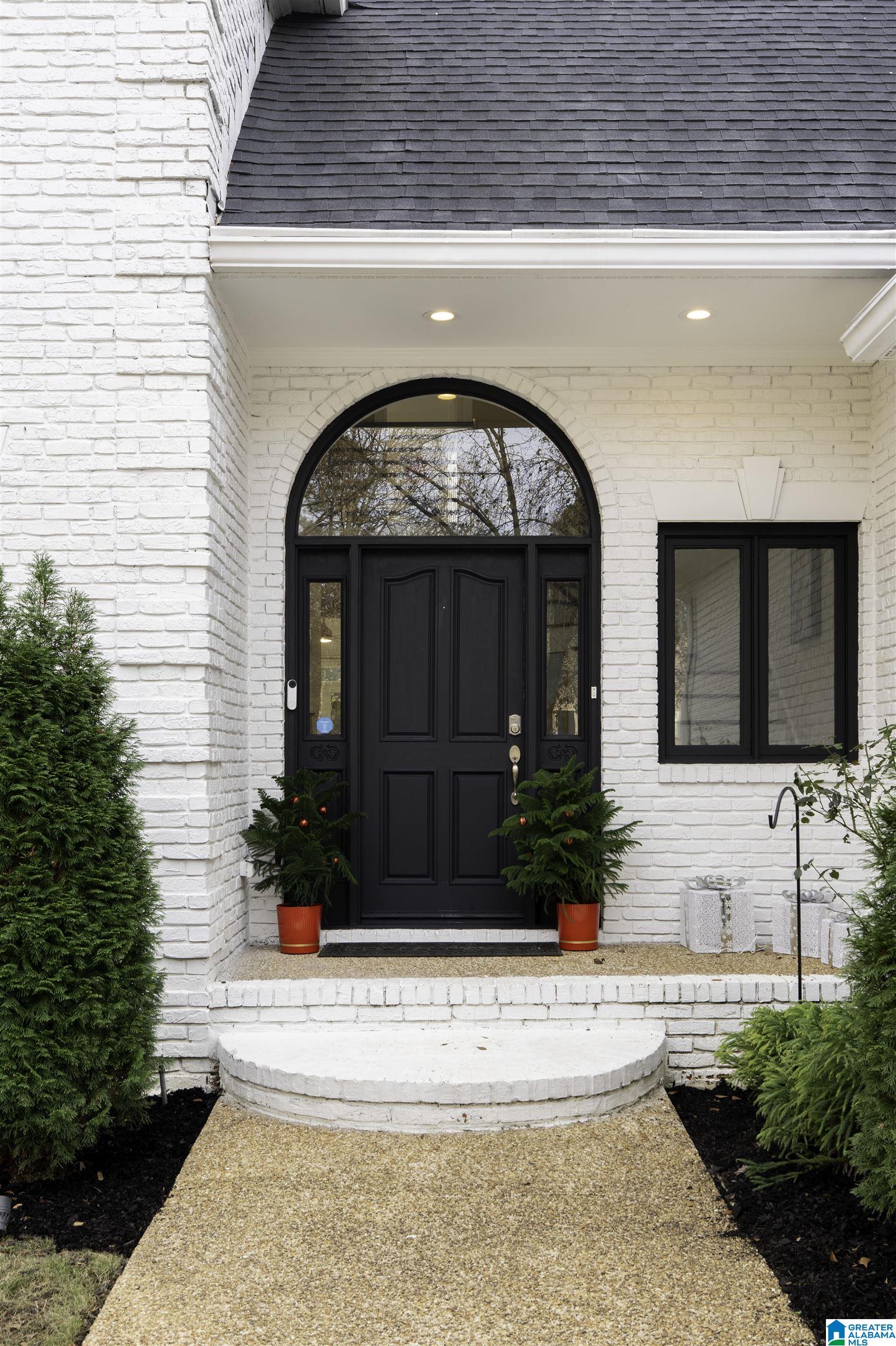 1183 COUNTRY CLUB CIRCLE