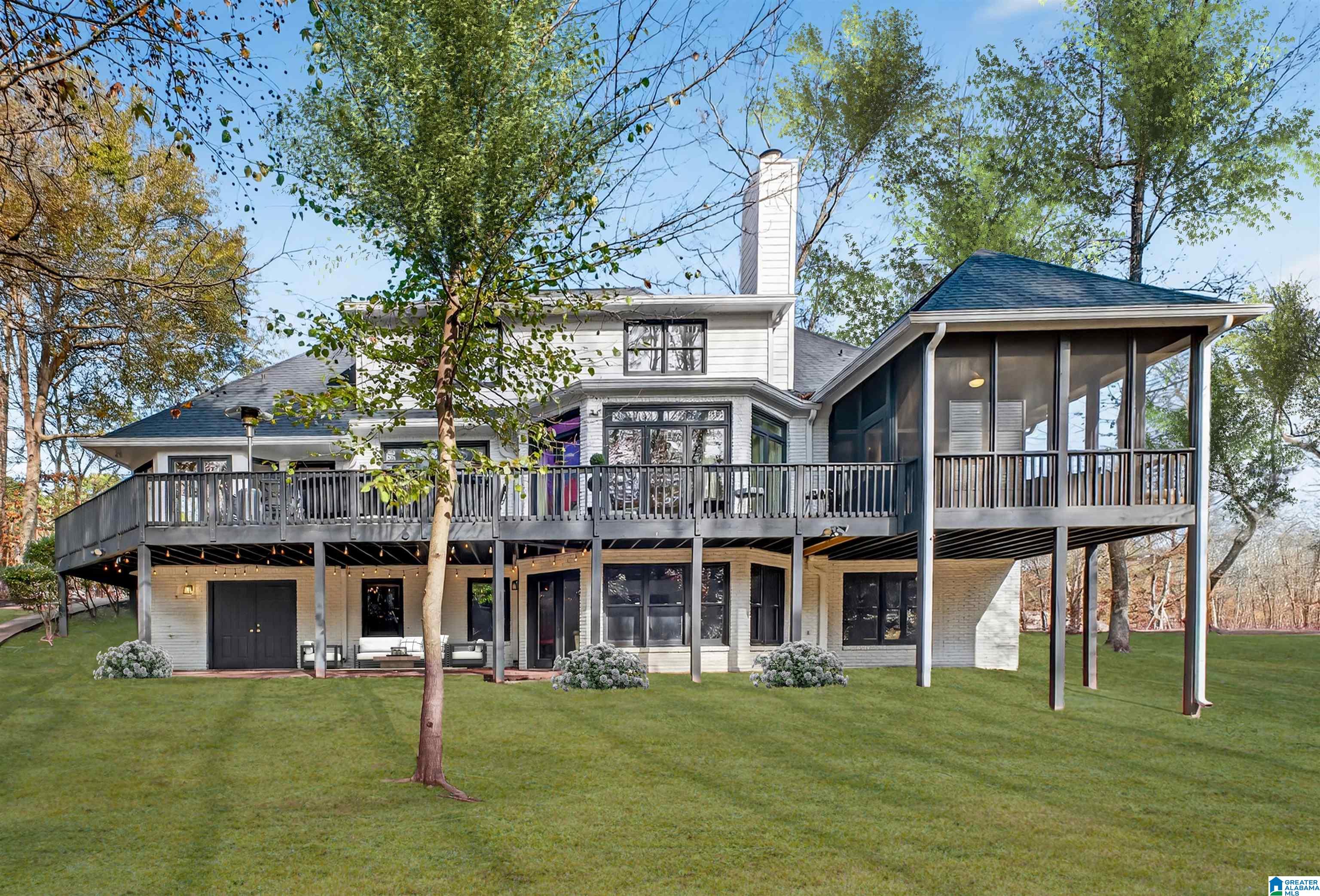 1183 COUNTRY CLUB CIRCLE