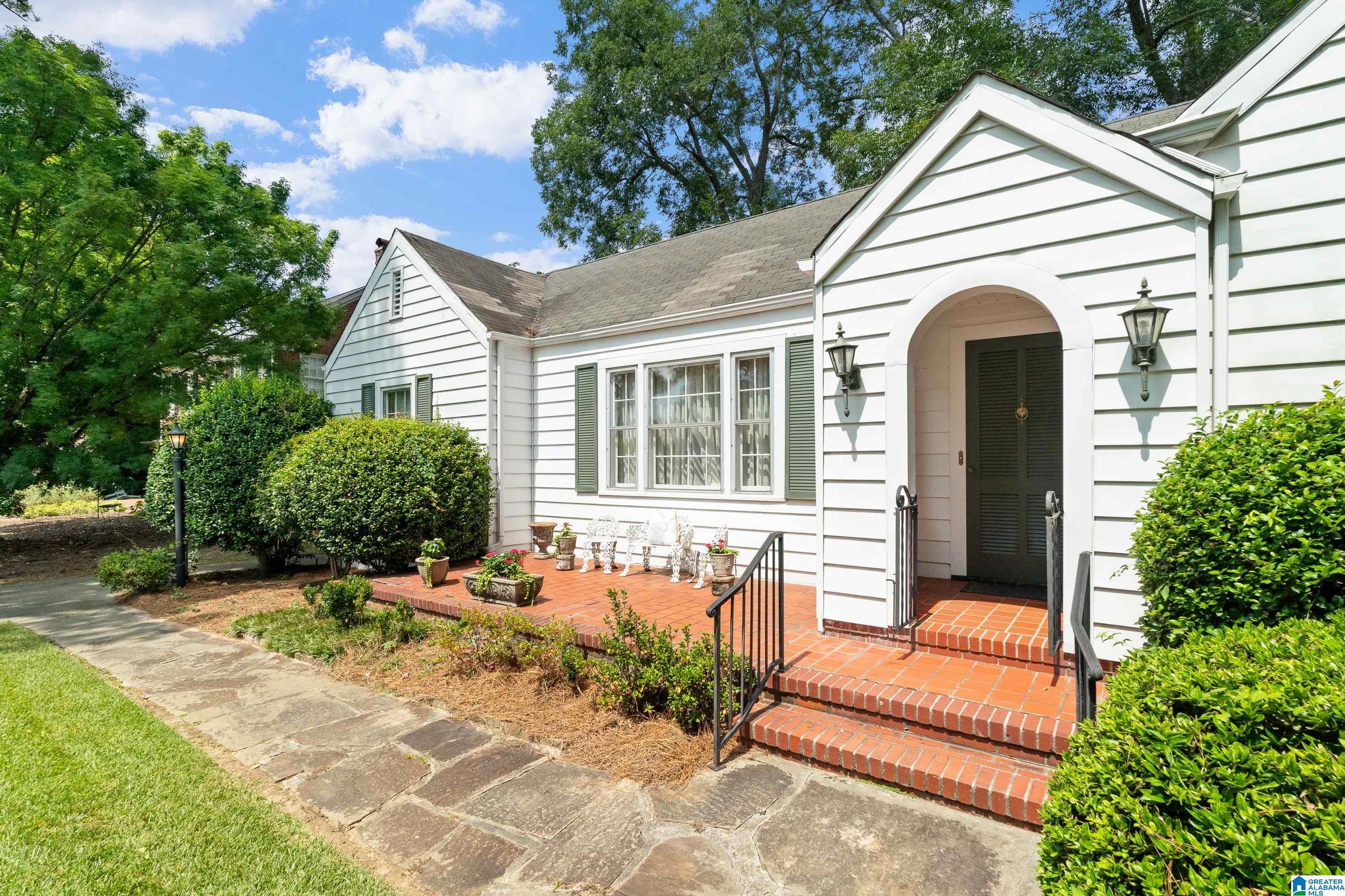 1618 WELLINGTON ROAD