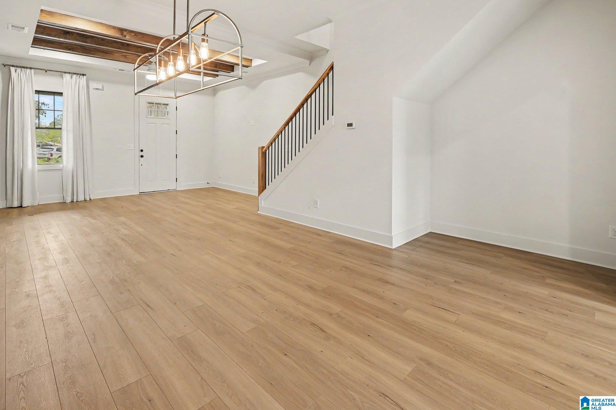 1046 WINDSOR DRIVE