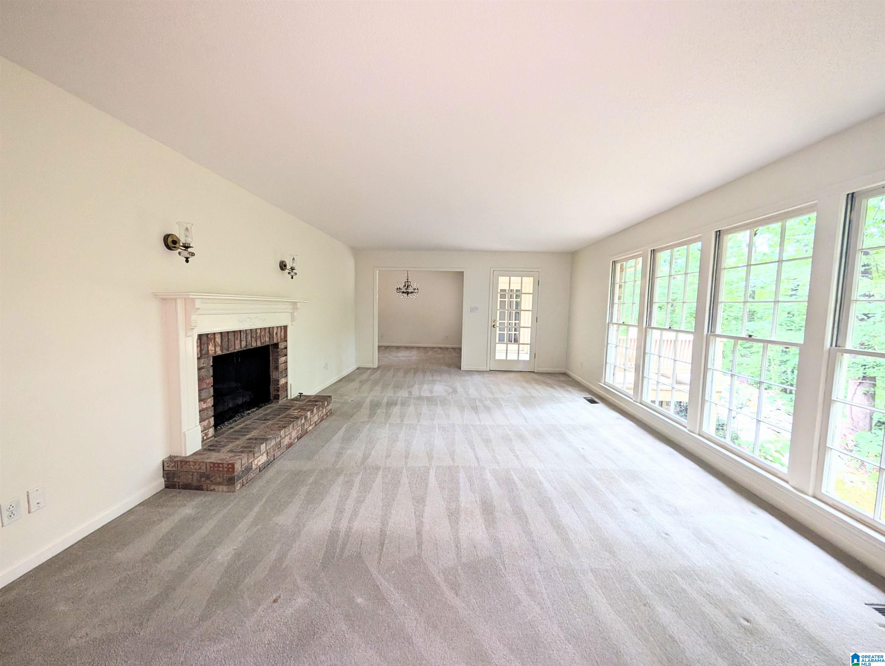 2736 BRENDA CIRCLE