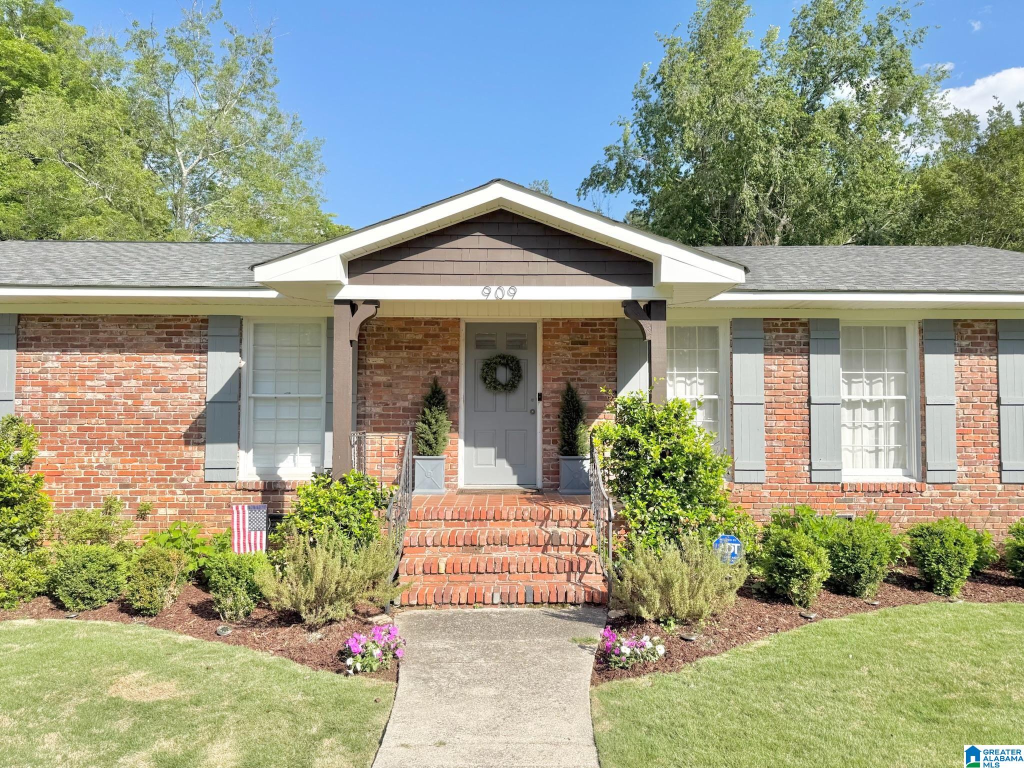 909 SHADES GLEN DRIVE