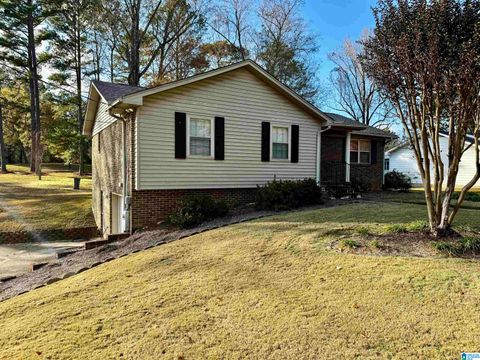 608 MEADOW PLACE GARDENDALE AL 35071