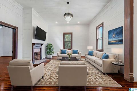 1715 WALNUT STREET CENTREVILLE AL 35042