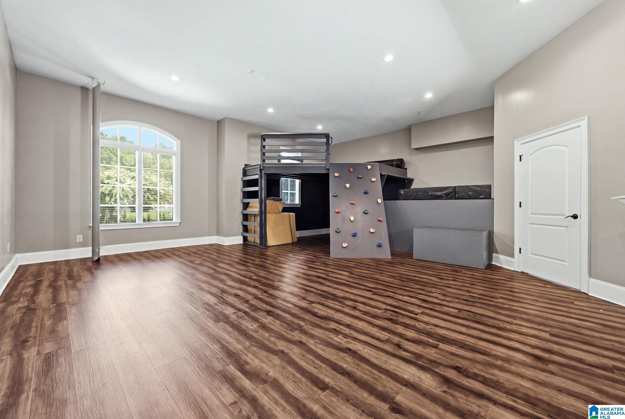 1405 Sutherland Pl, Hoover, AL, 35242, USA, 7 Bedrooms Bedrooms, ,9 BathroomsBathrooms,Residential,Active,1405 Sutherland Pl,21456242
