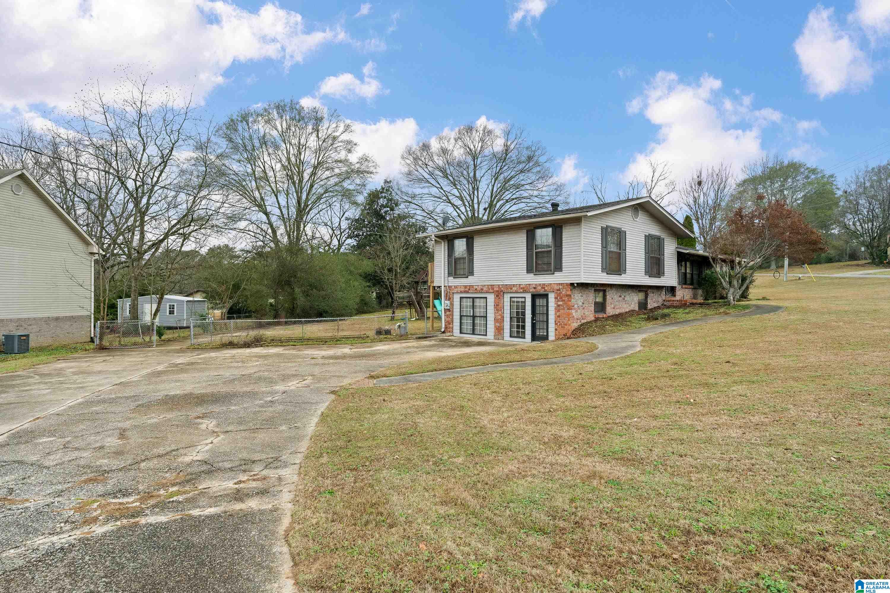 2030 CARRAWAY STREET