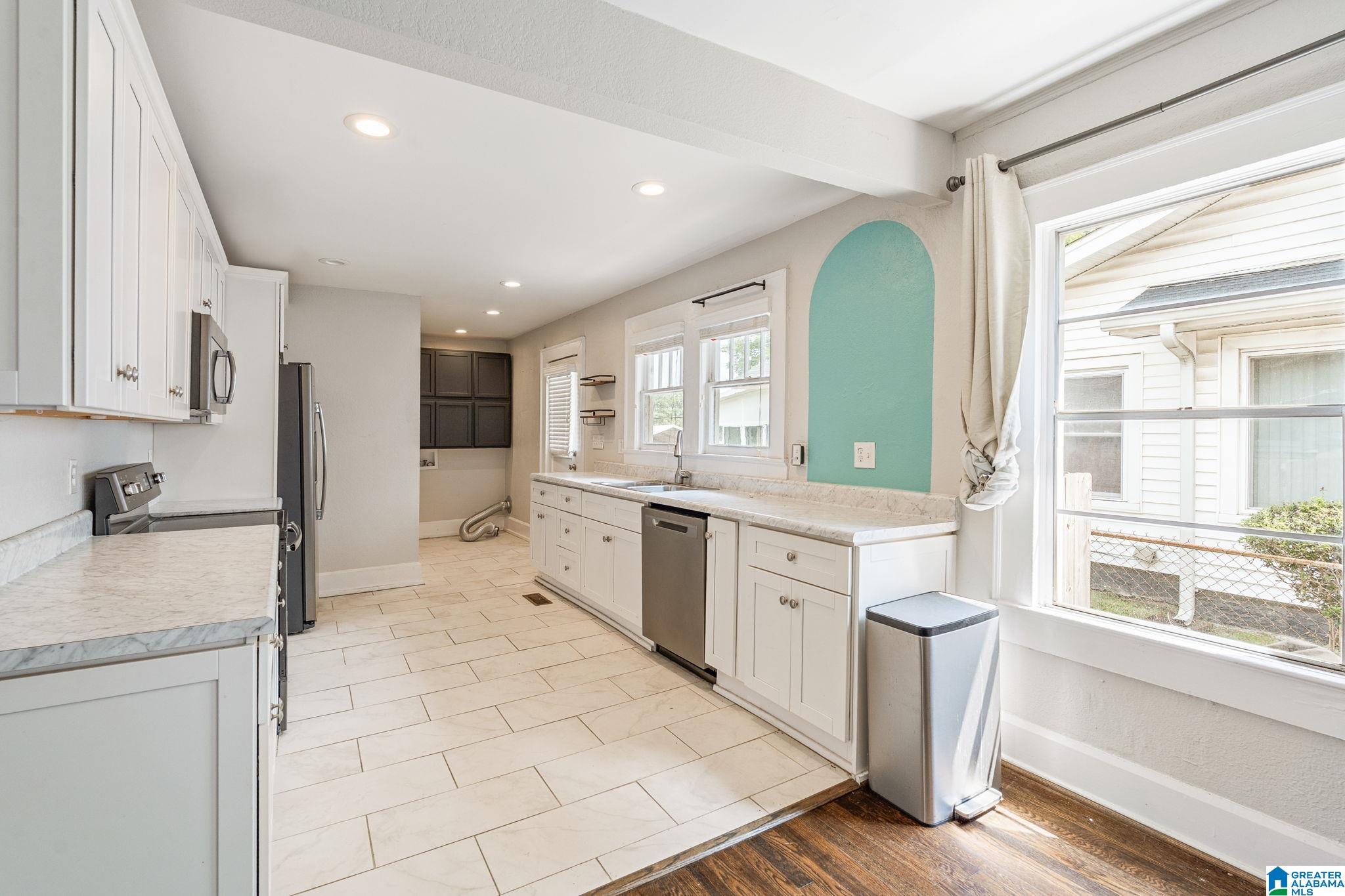 2702 17TH AVENUE N - Photo 4