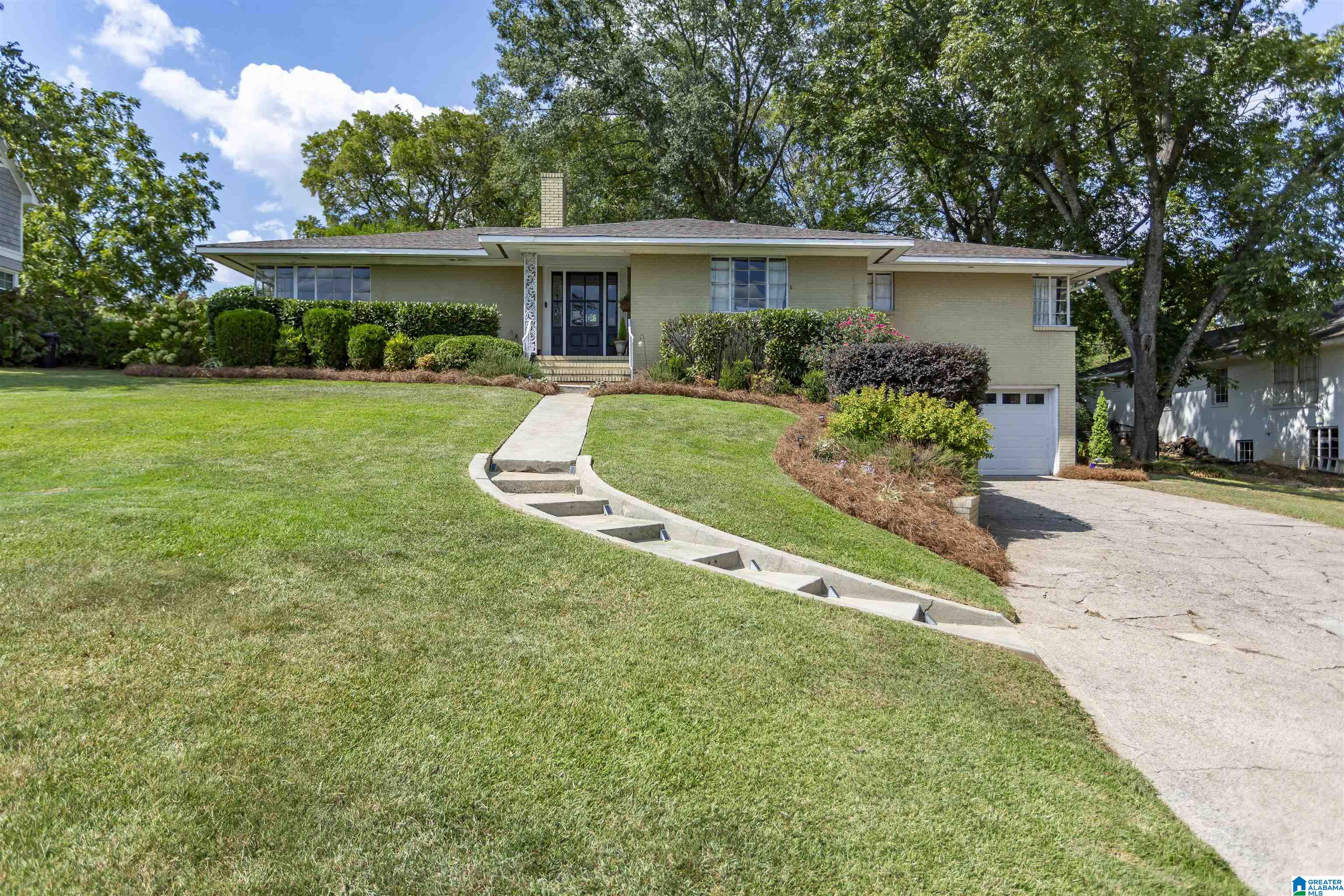 2216 CHESTNUT ROAD