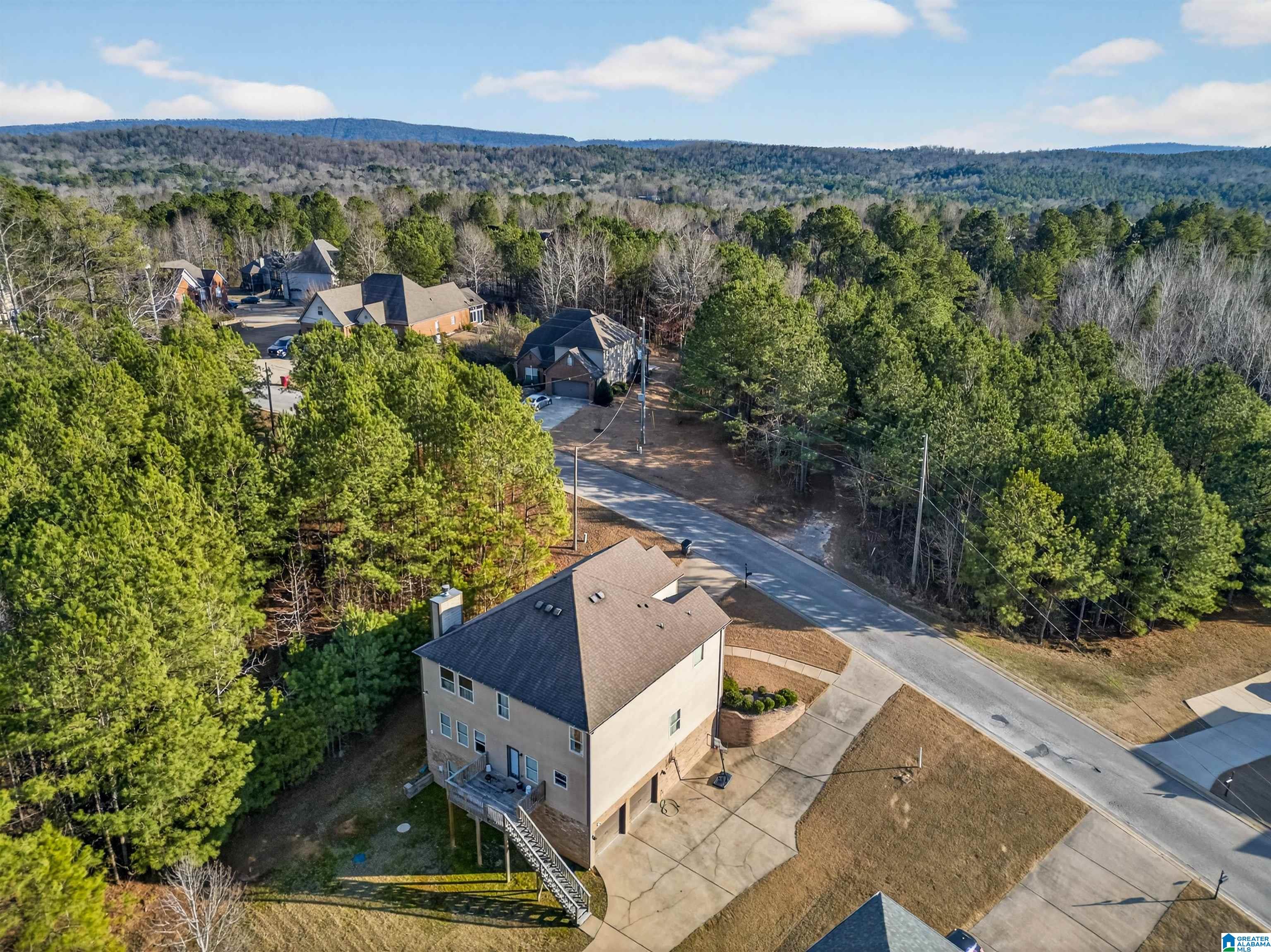 820 BROOKHAVEN DRIVE